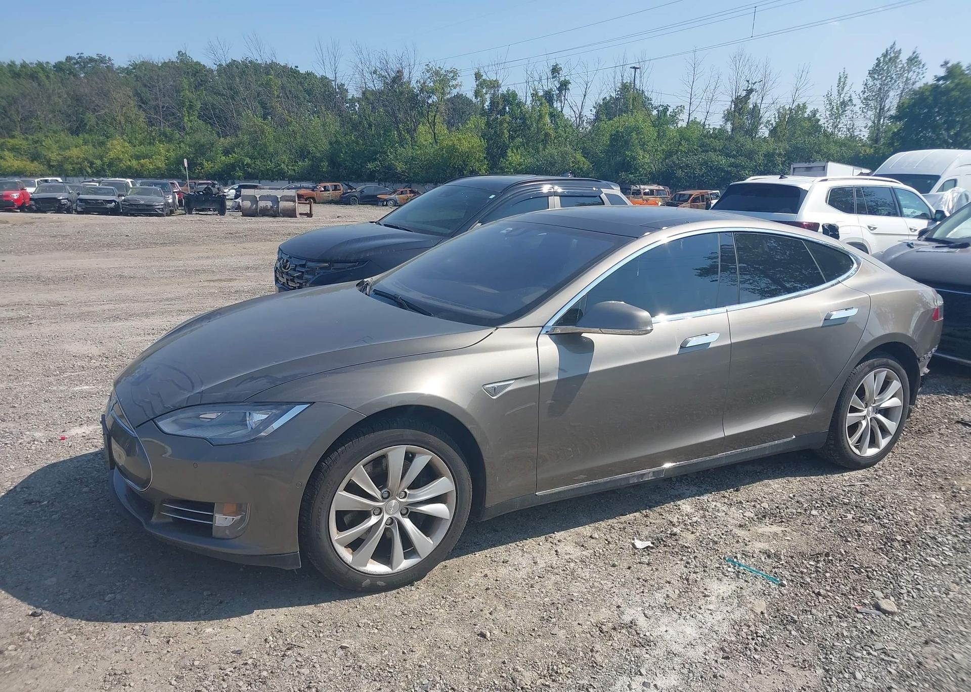 2015 TESLA Model S 85D