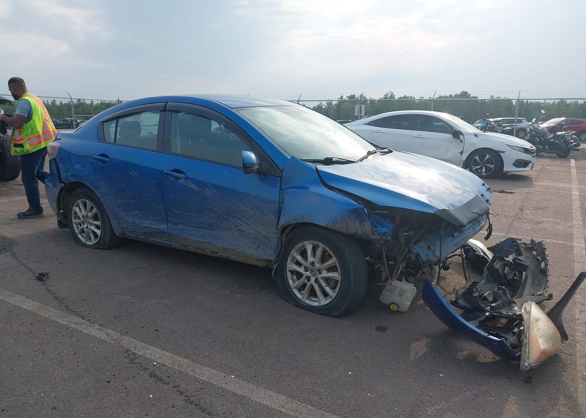 2013 MAZDA MAZDA3