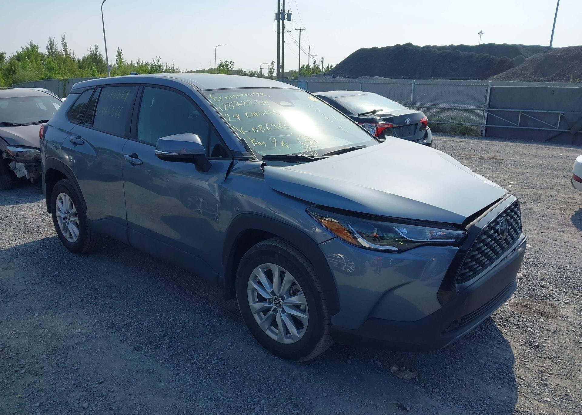 2024 TOYOTA COROLLA CROSS LE