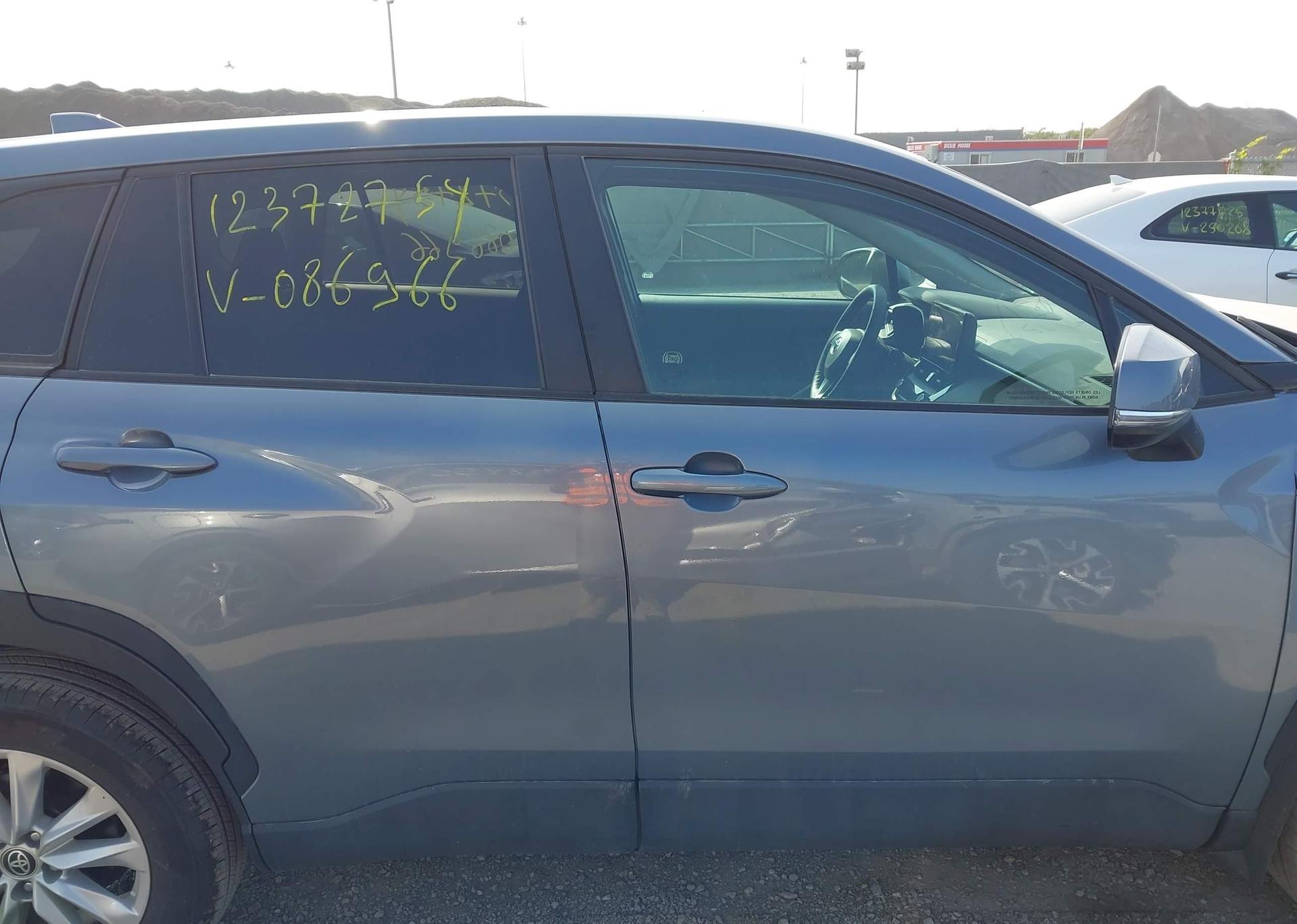2024 TOYOTA COROLLA CROSS LE