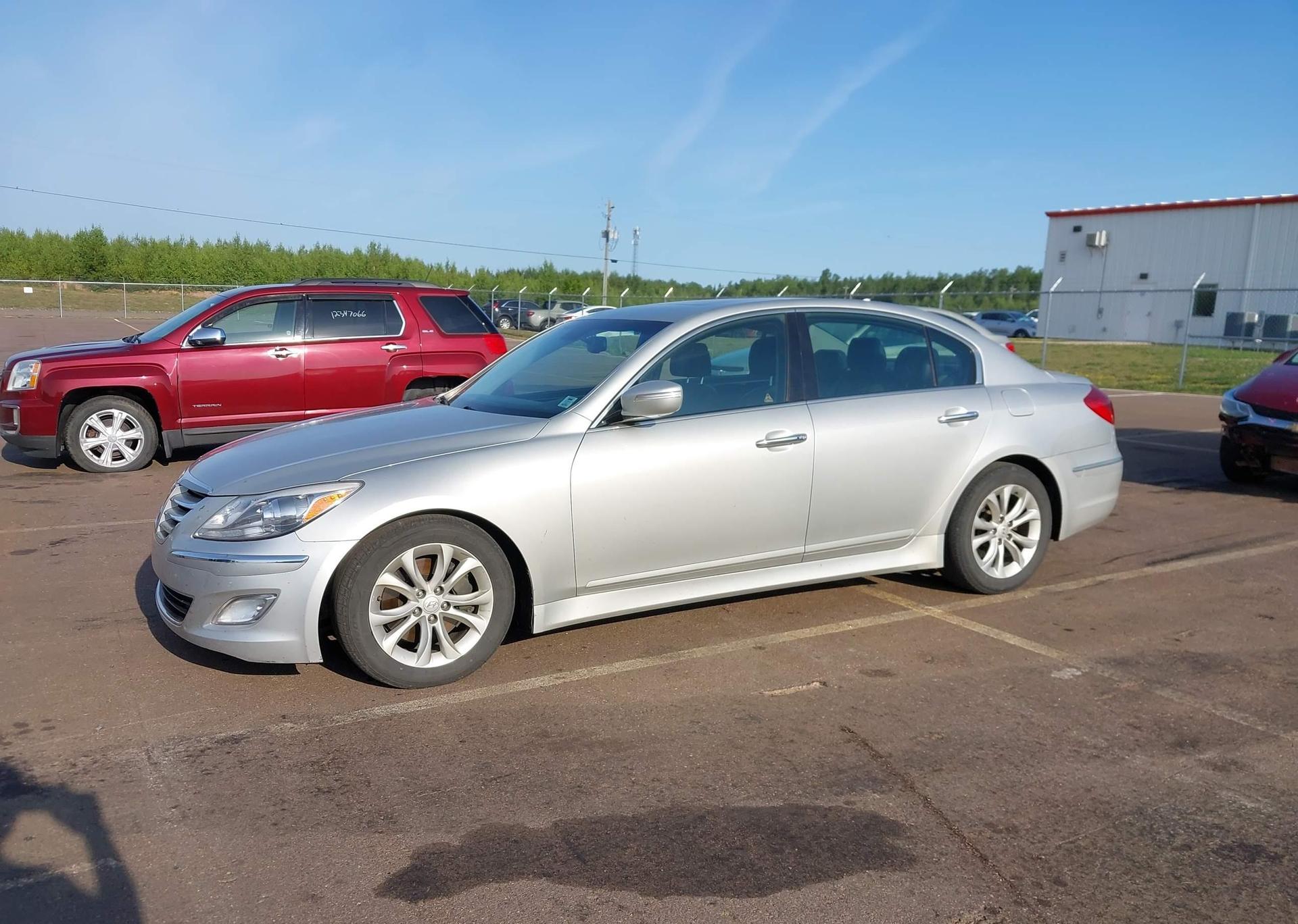 2012 HYUNDAI GENESIS SEDAN