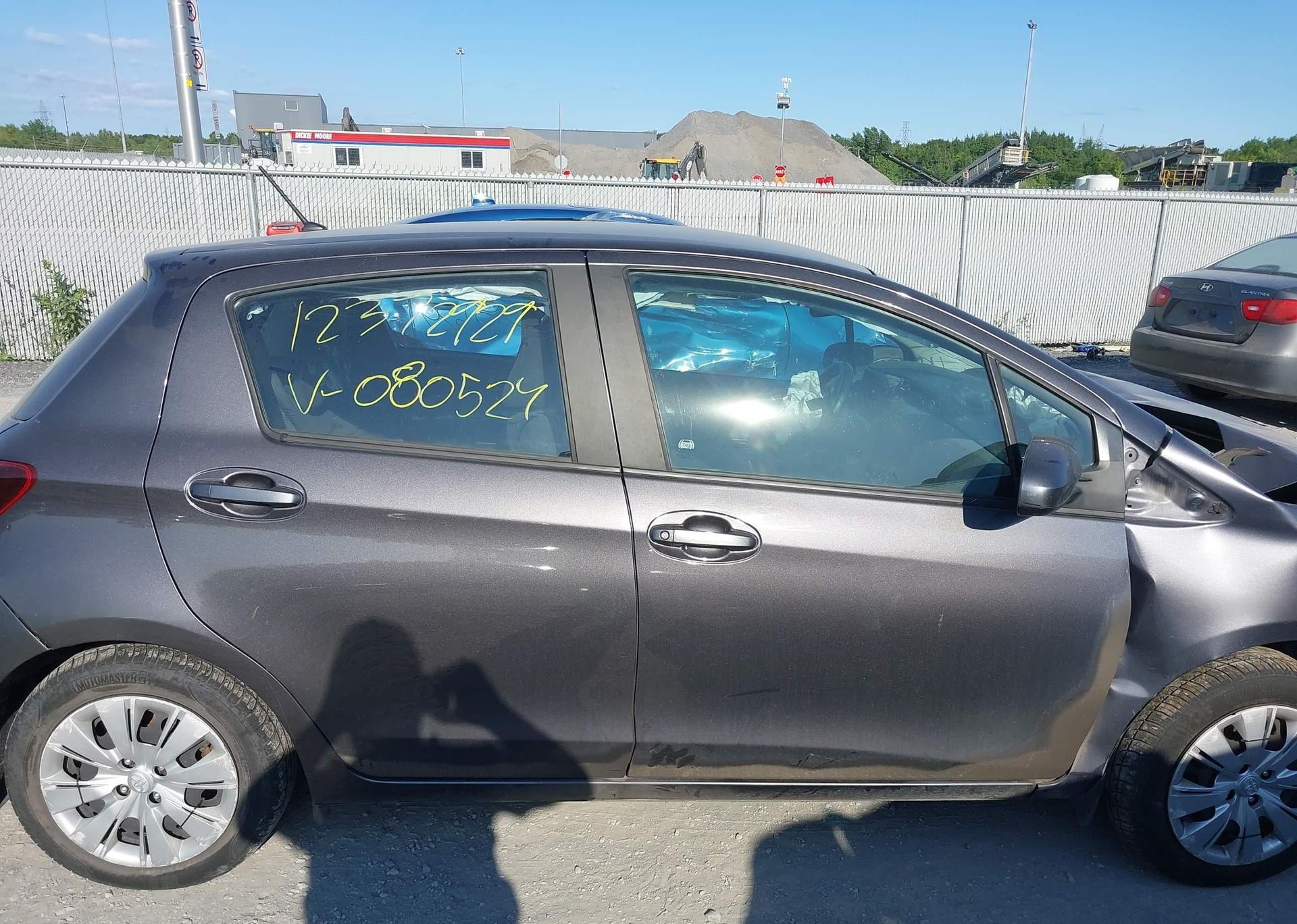 2017 TOYOTA YARIS LE