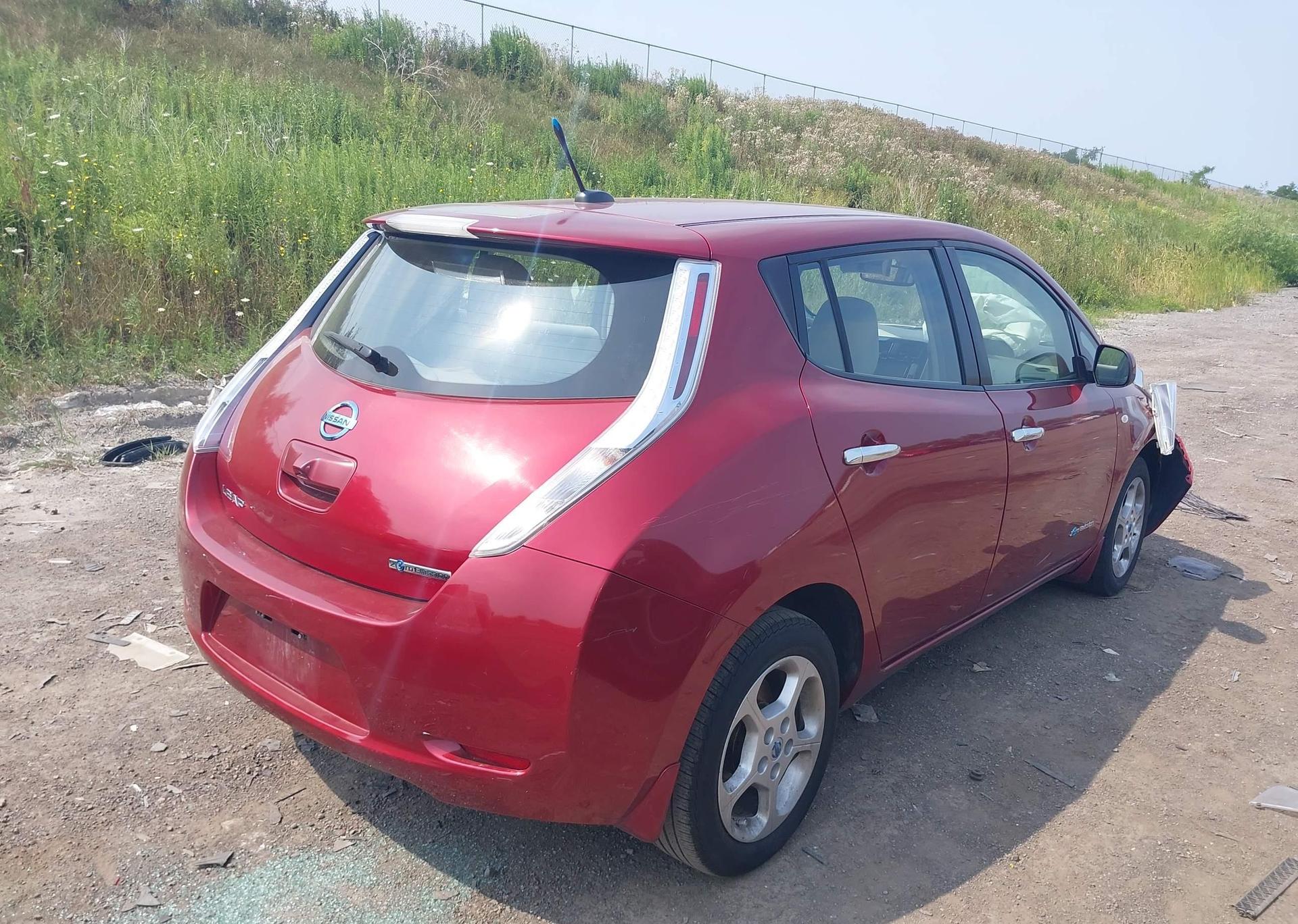 2012 NISSAN LEAF SL