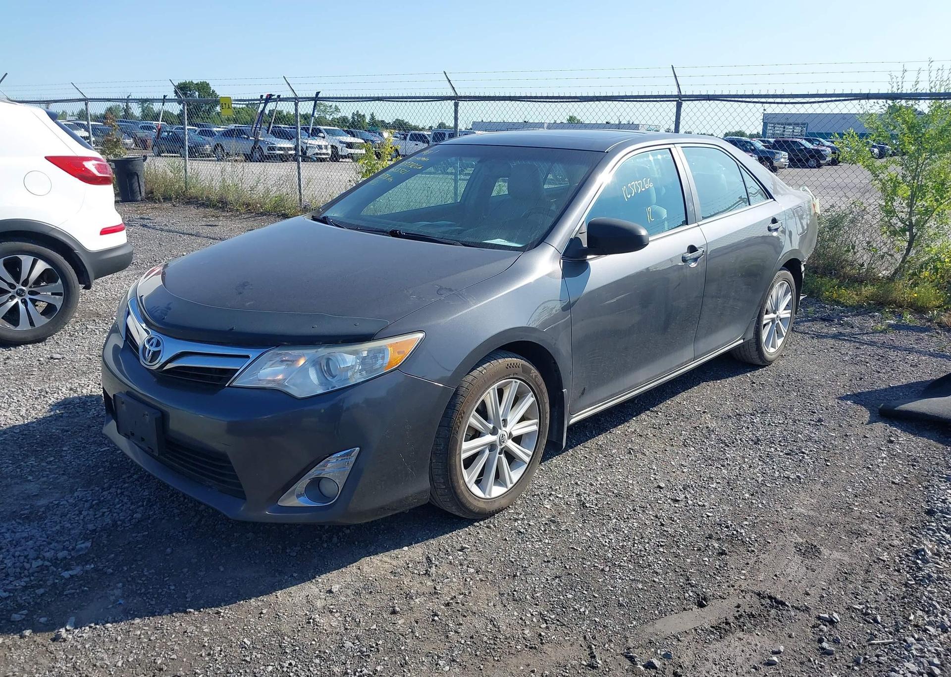 2012 TOYOTA CAMRY SE