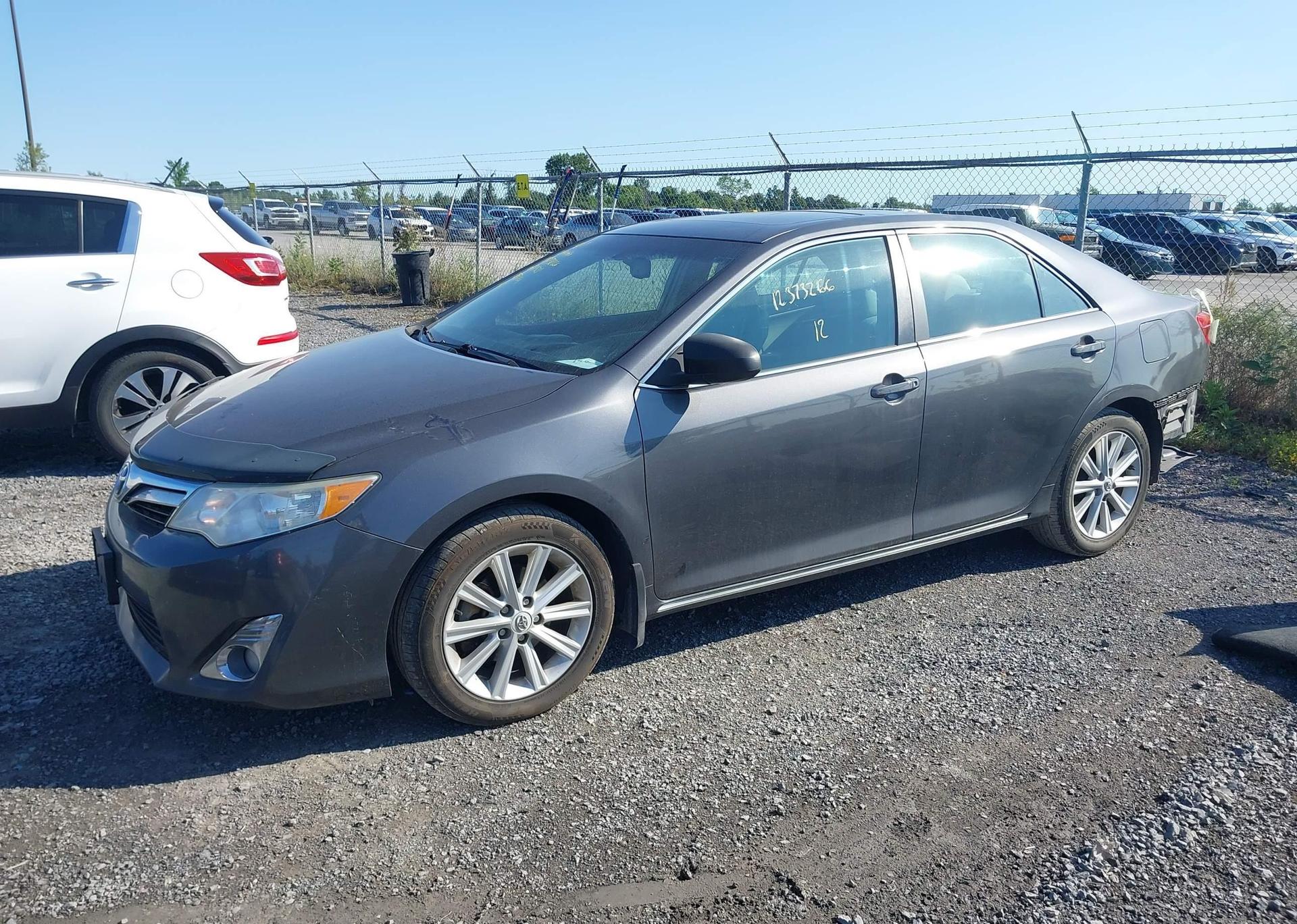 2012 TOYOTA CAMRY SE