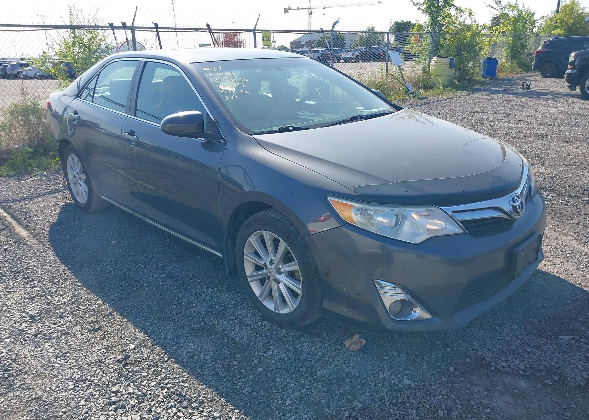 2012 TOYOTA CAMRY SE
