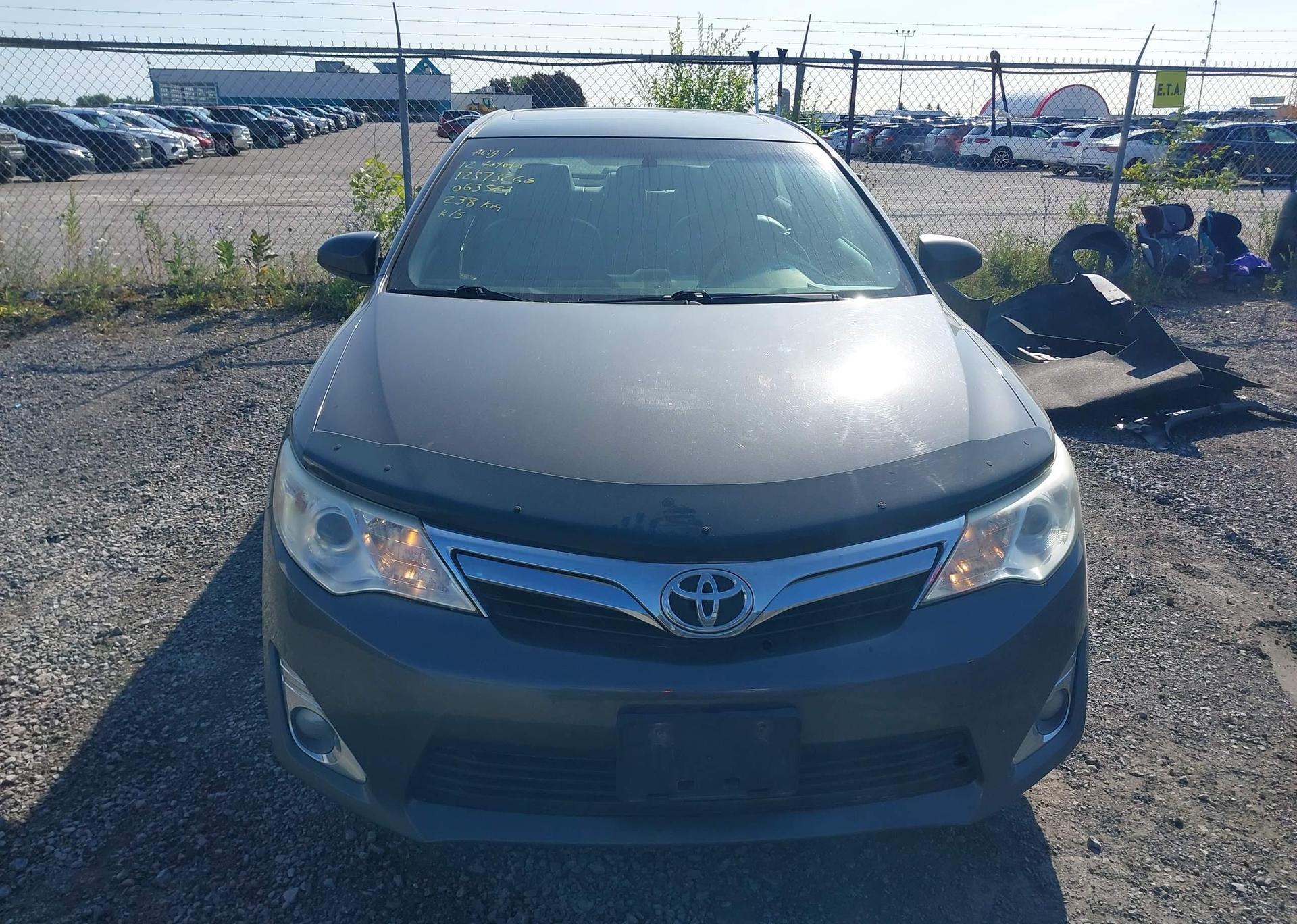 2012 TOYOTA CAMRY SE