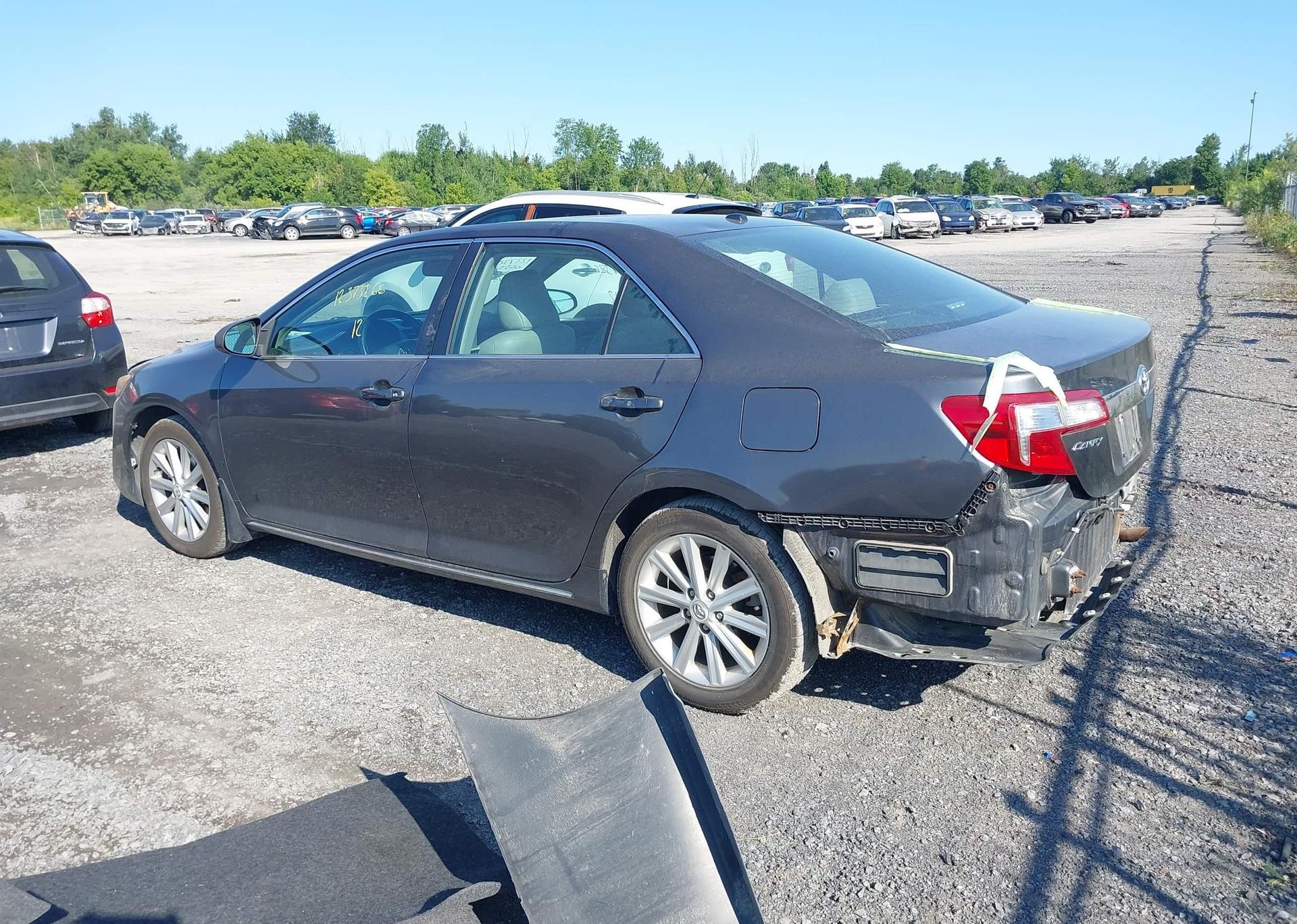 2012 TOYOTA CAMRY SE