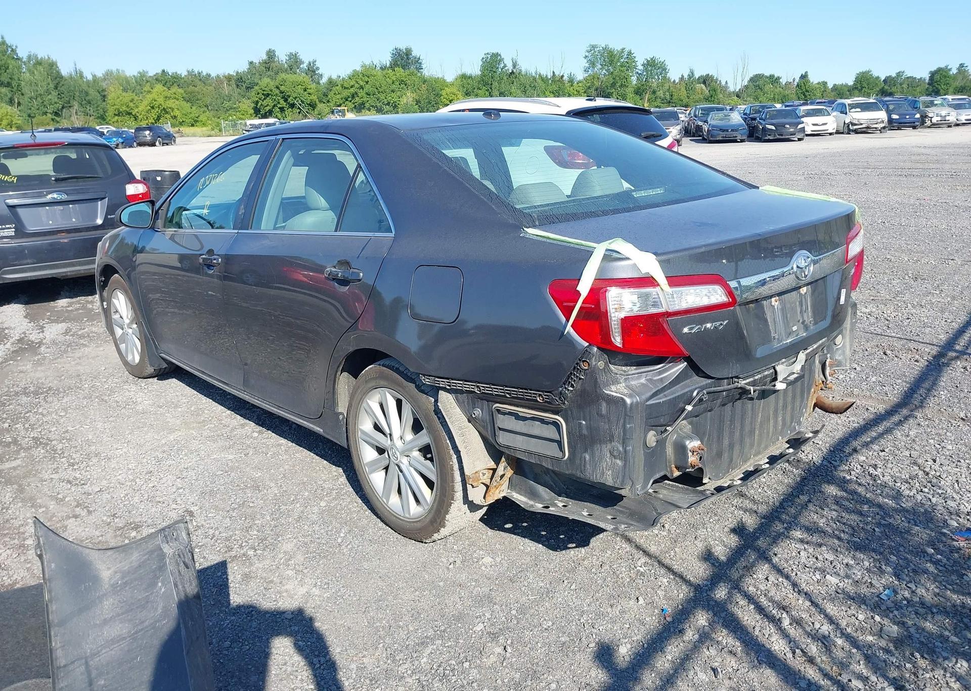 2012 TOYOTA CAMRY SE