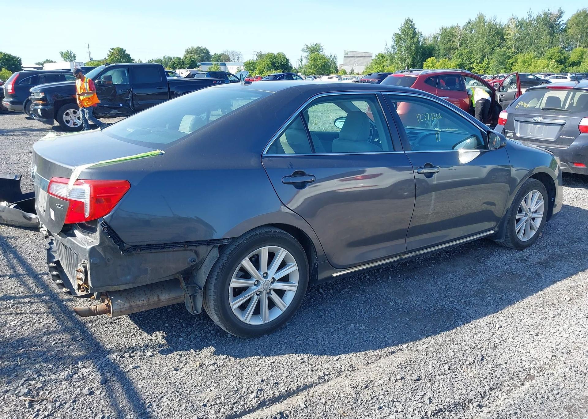 2012 TOYOTA CAMRY SE