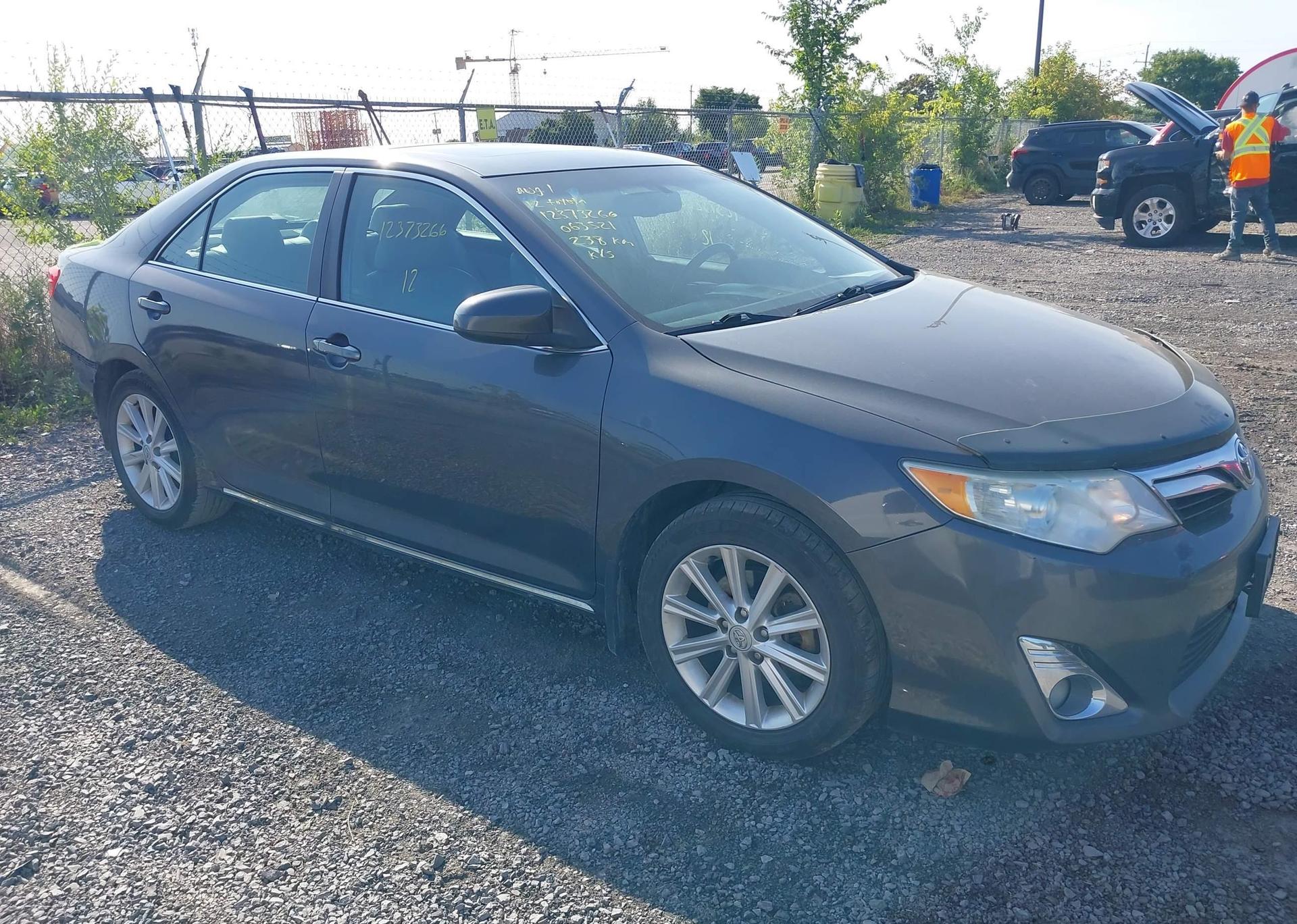 2012 TOYOTA CAMRY SE