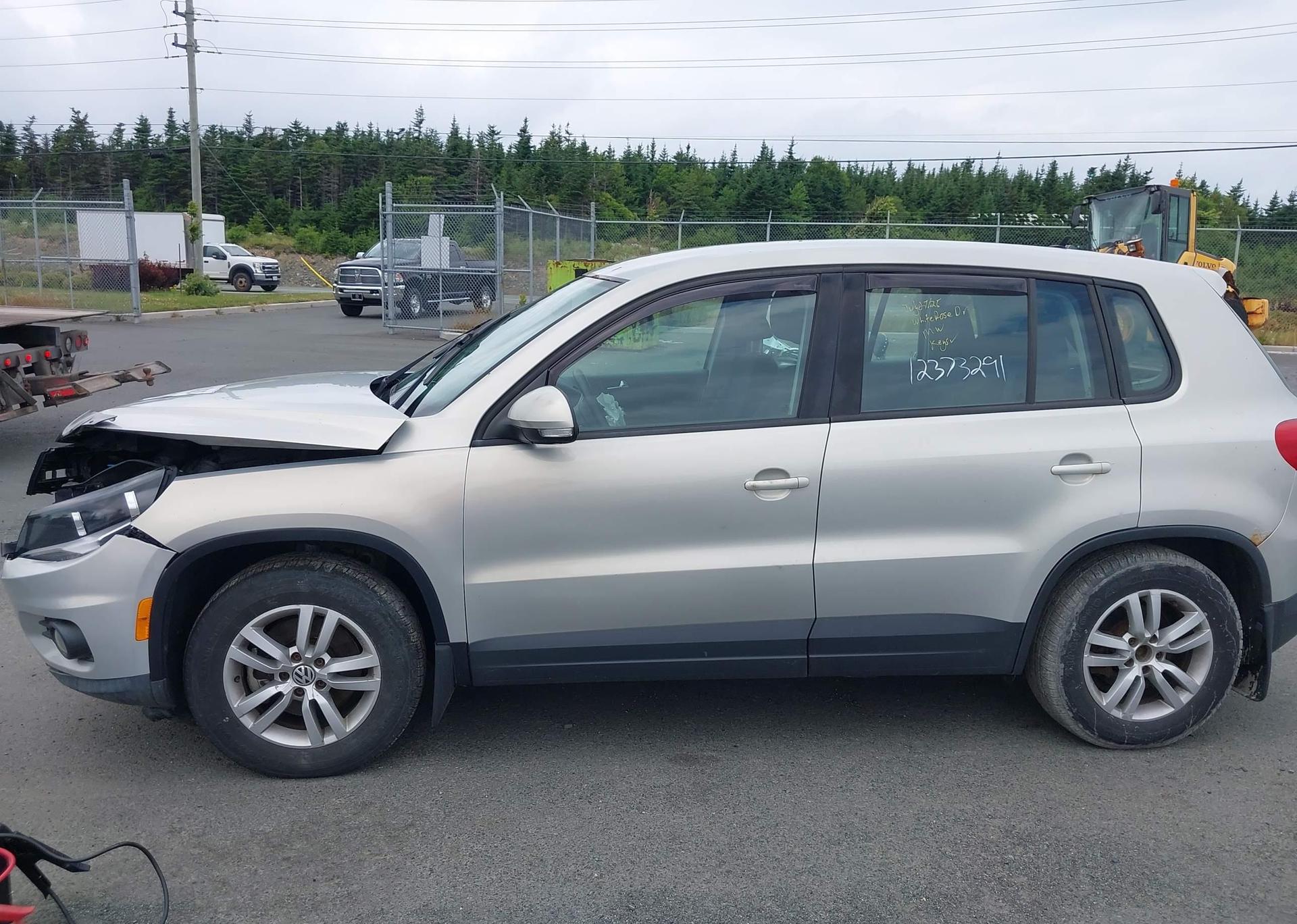 2012 VOLKSWAGEN TIGUAN S
