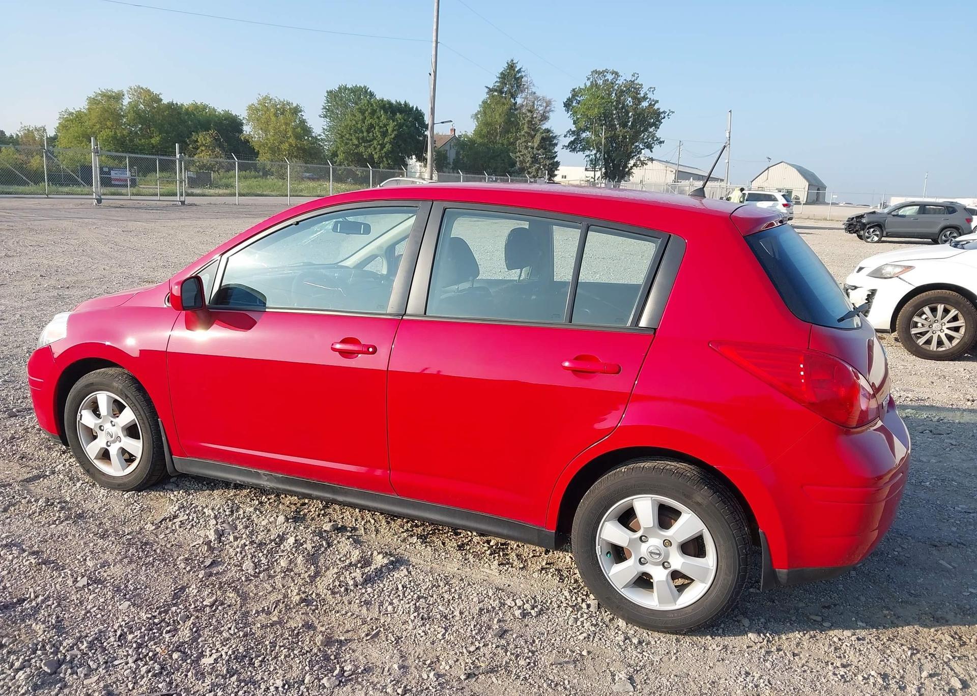 2010 NISSAN VERSA S