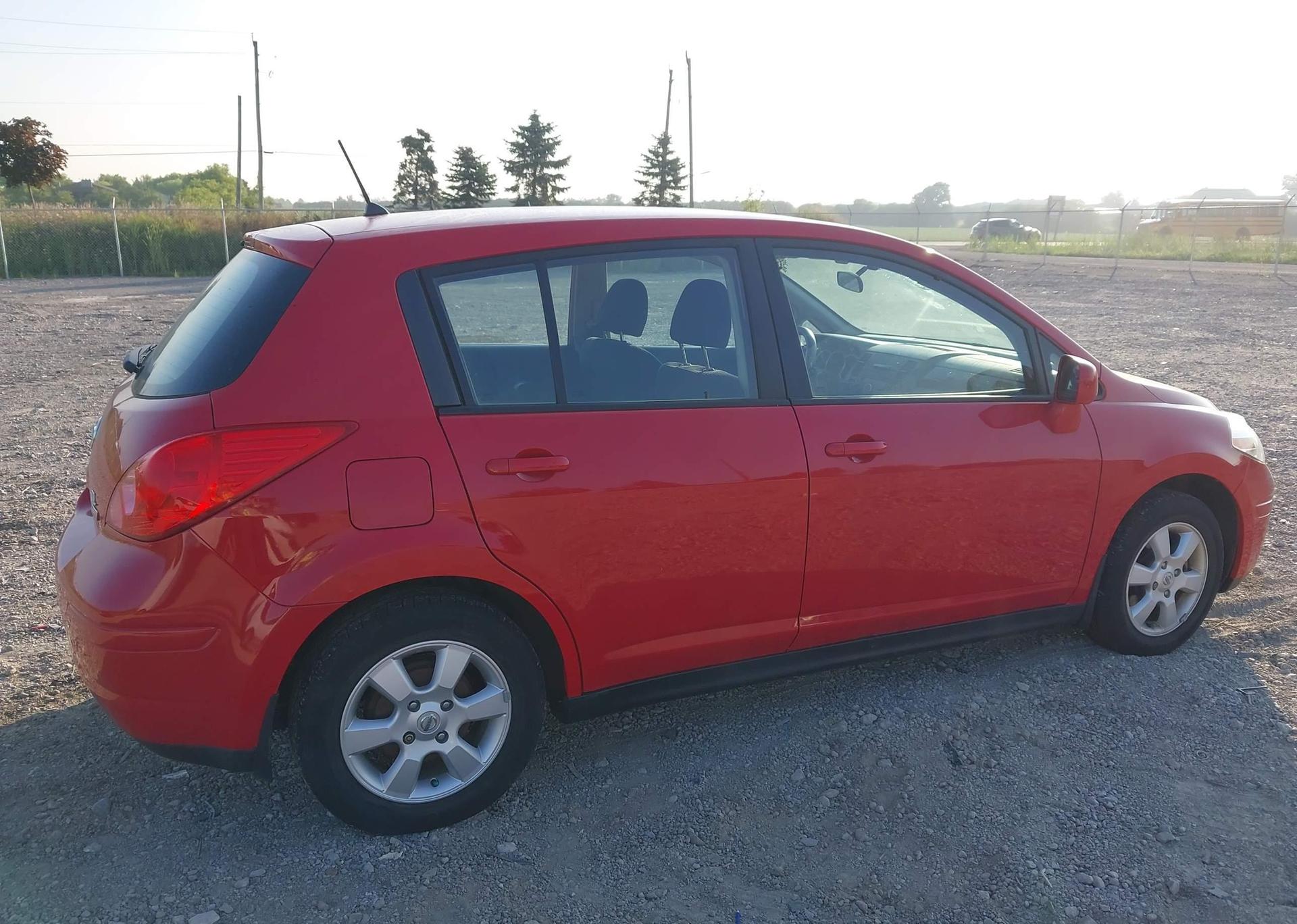 2010 NISSAN VERSA S
