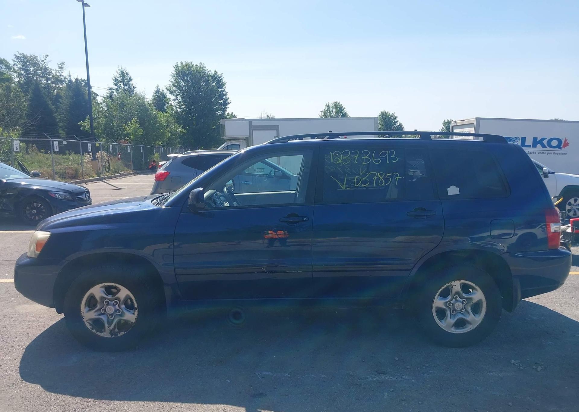 2004 TOYOTA HIGHLANDER LIMITED