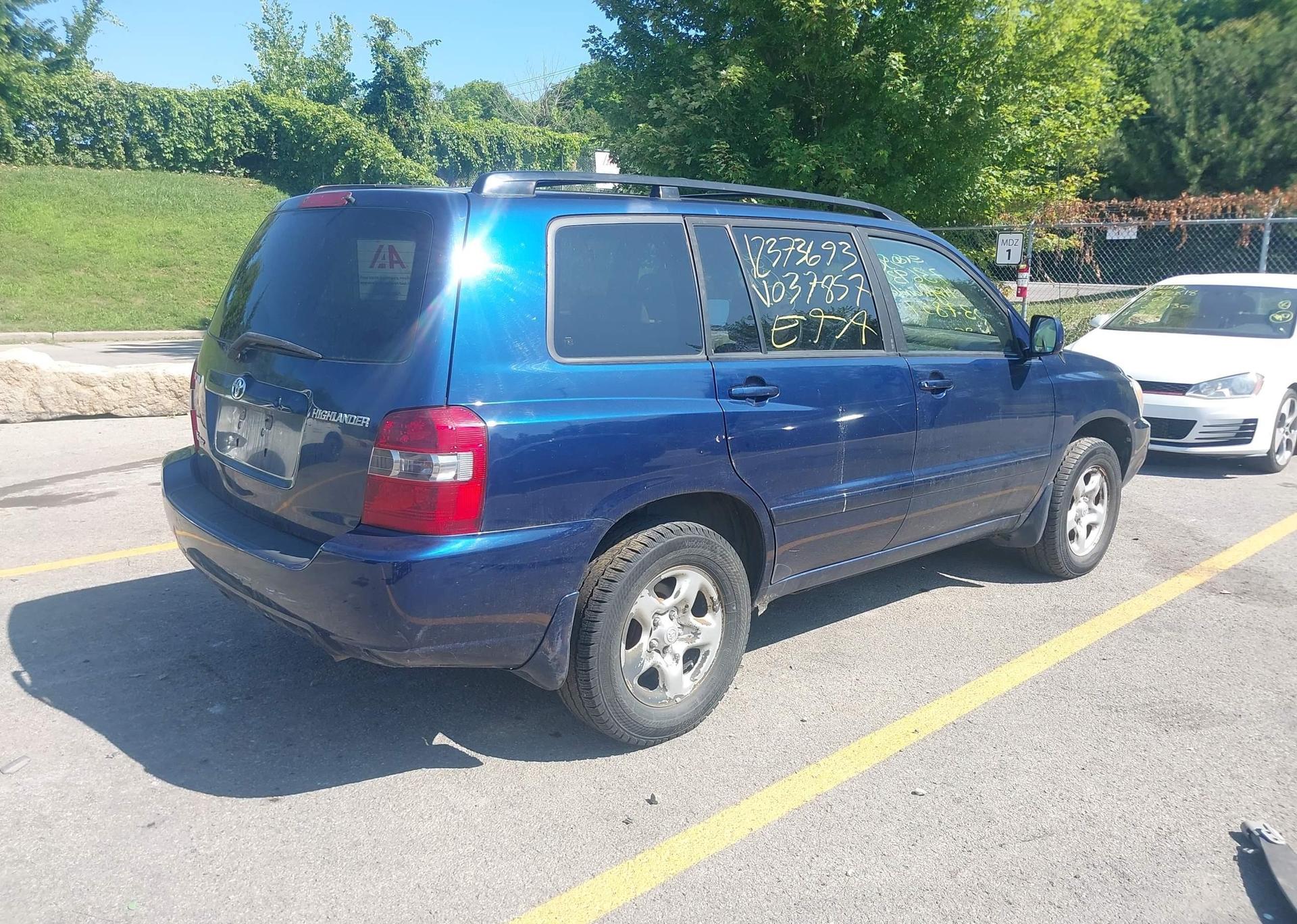 2004 TOYOTA HIGHLANDER LIMITED