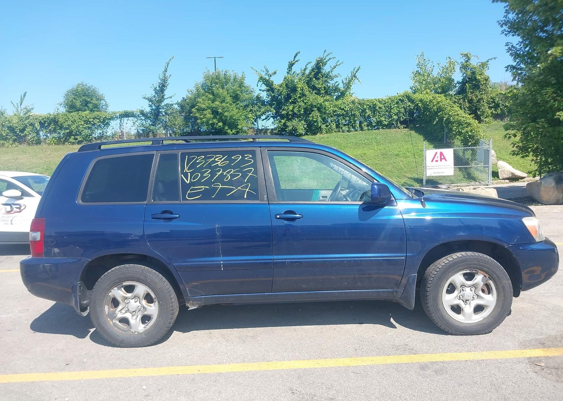 2004 TOYOTA HIGHLANDER LIMITED