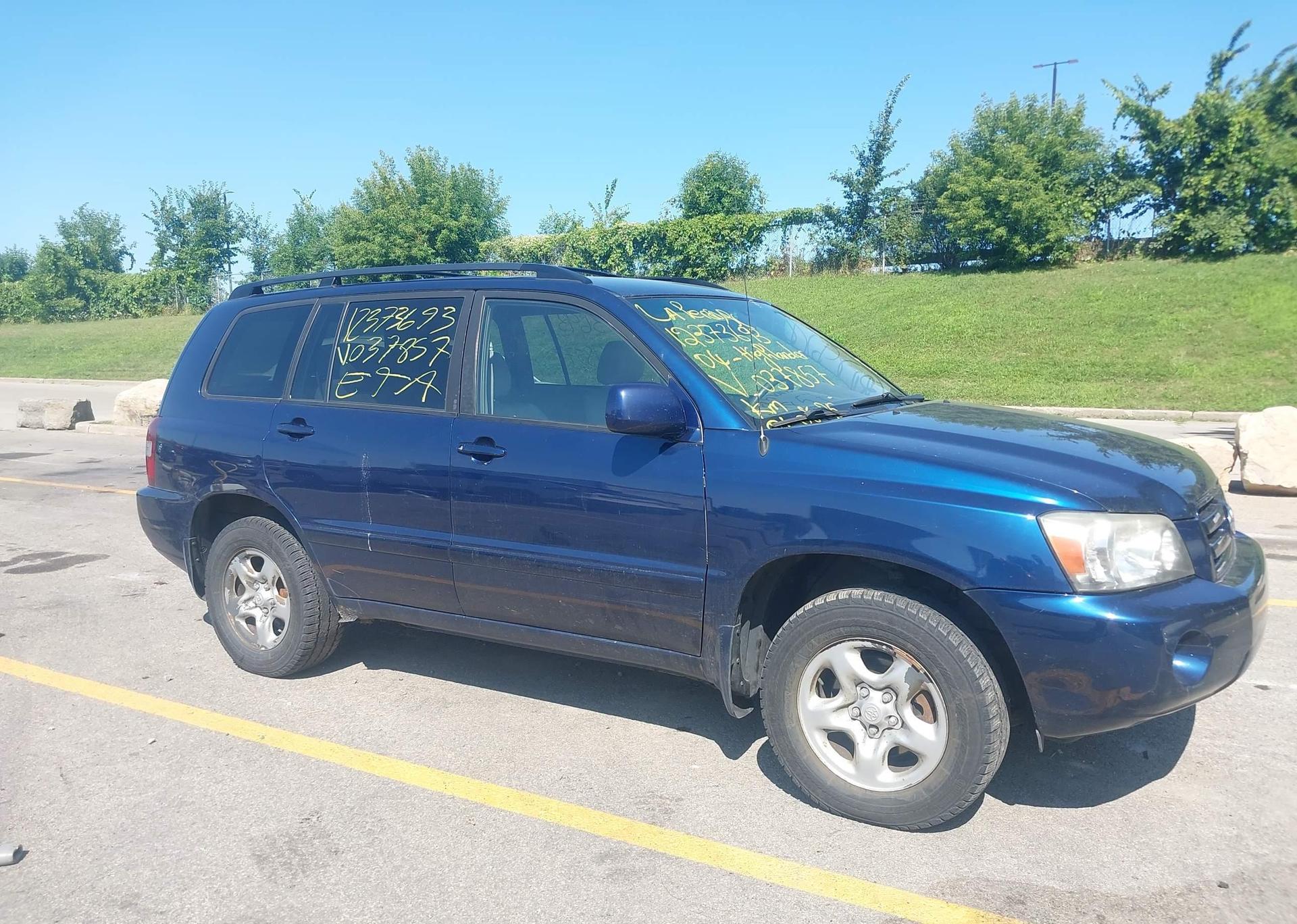 2004 TOYOTA HIGHLANDER LIMITED
