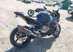 2022 BMW S 1000 RR