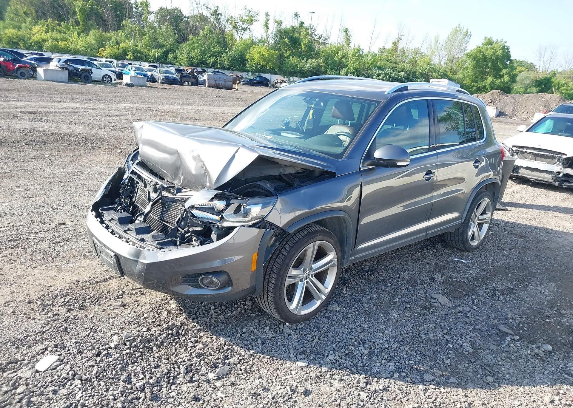 2014 VOLKSWAGEN TIGUAN S