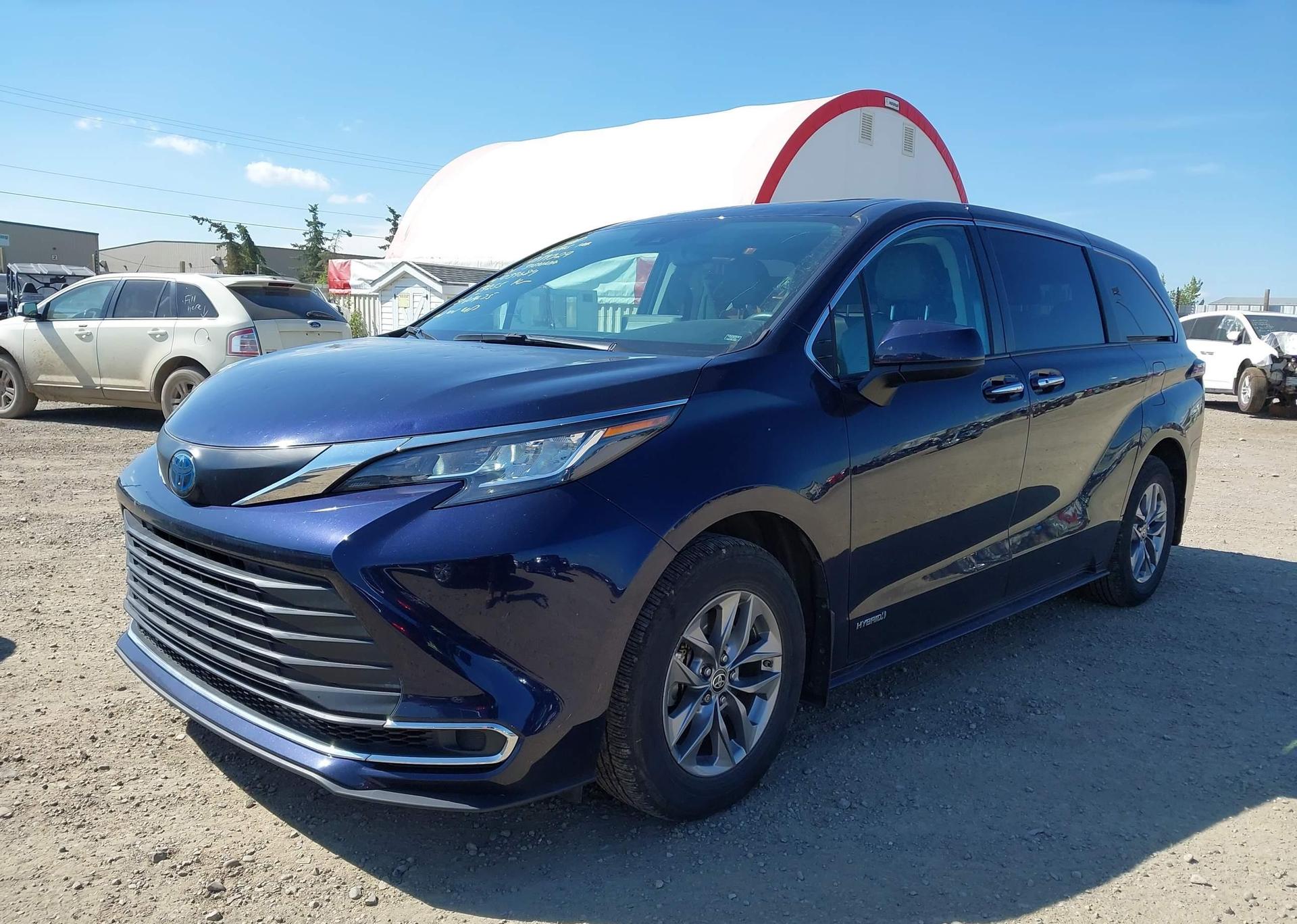 2021 TOYOTA SIENNA XLE 8-PASSENGER