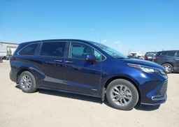 2021 TOYOTA SIENNA XLE 8-PASSENGER