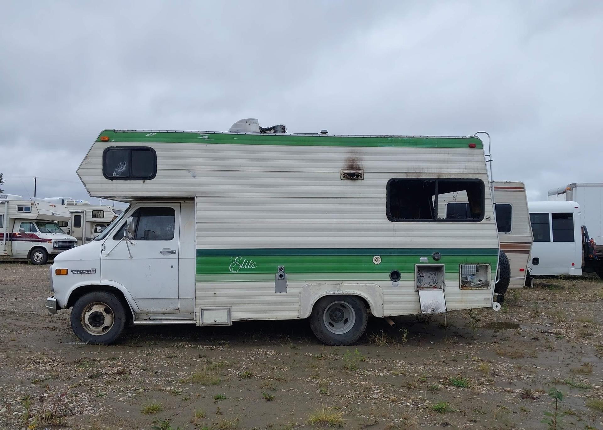 1984 GMC CUTAWAY VAN G3500
