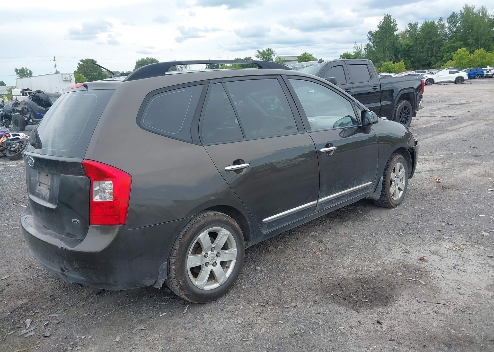 2009 KIA RONDO EX