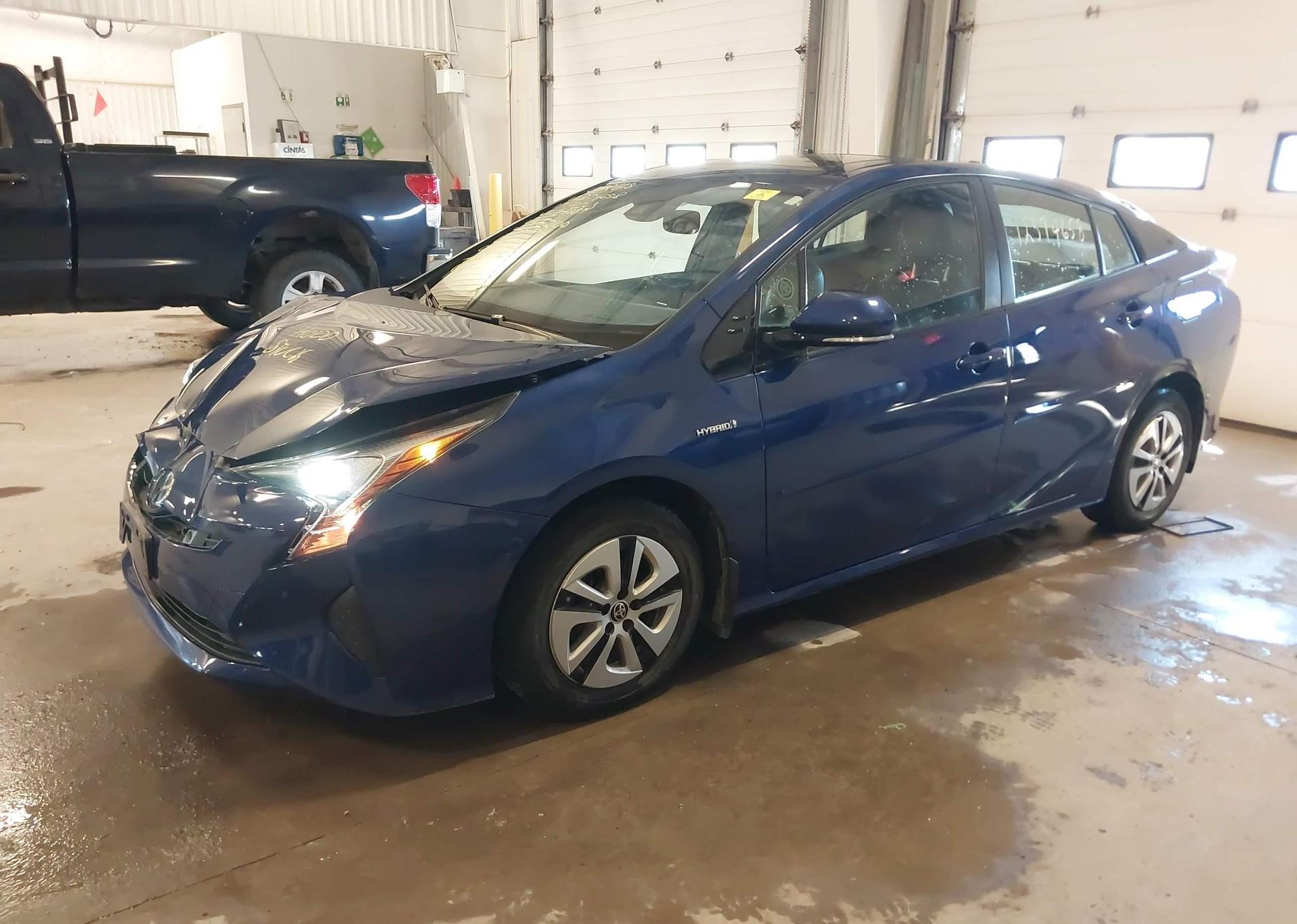 2017 TOYOTA PRIUS