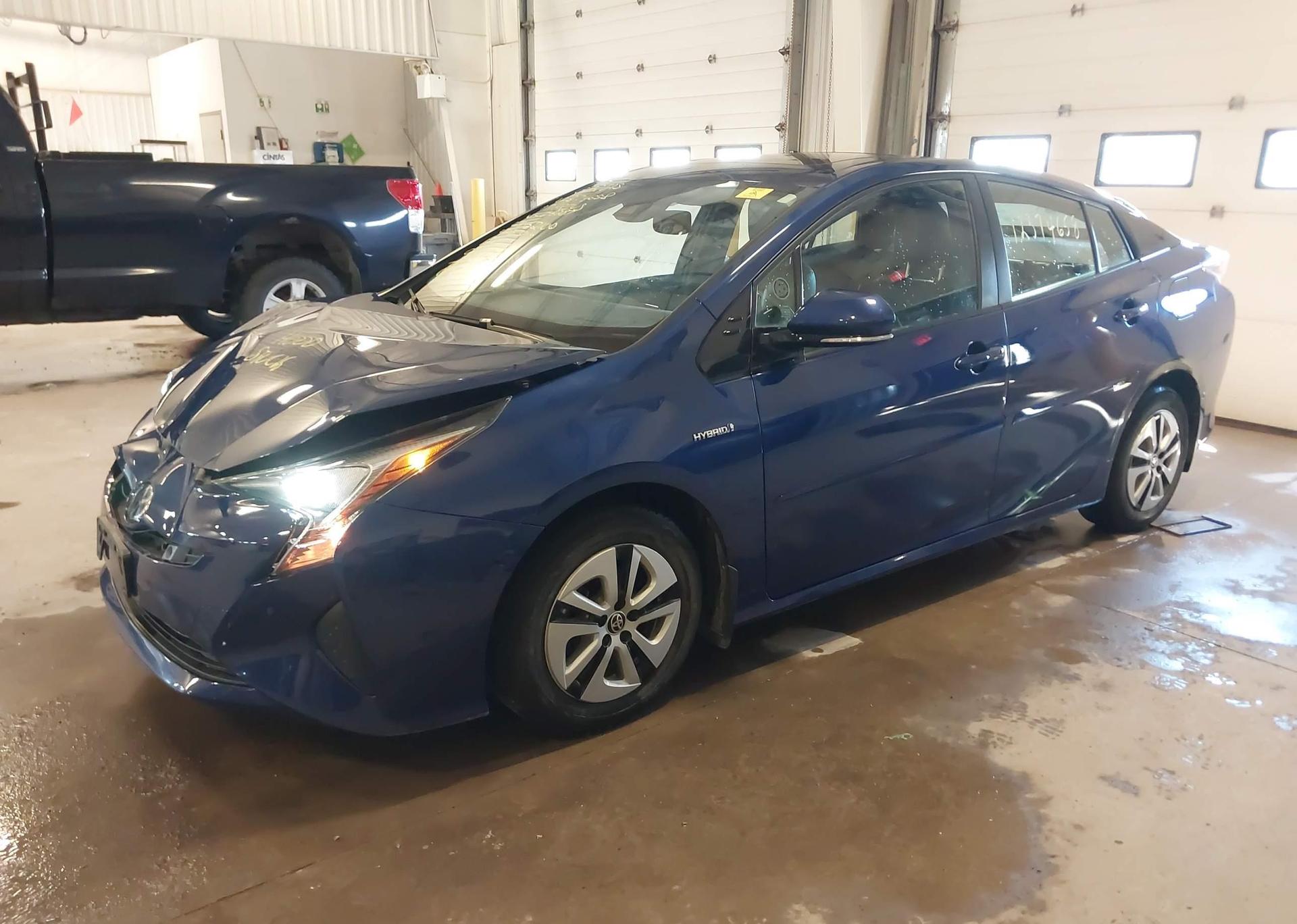 2017 TOYOTA PRIUS