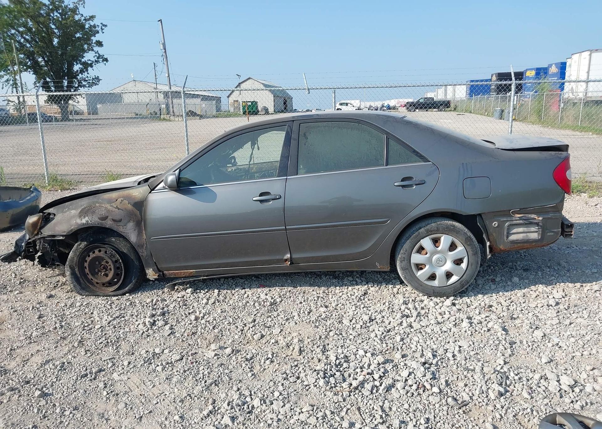2002 TOYOTA CAMRY LE