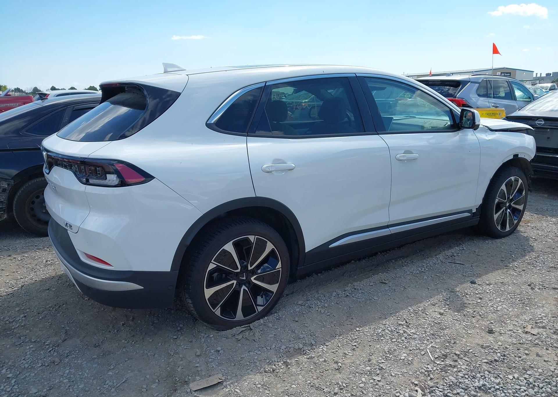 2025 VINFAST VF 8 PLUS