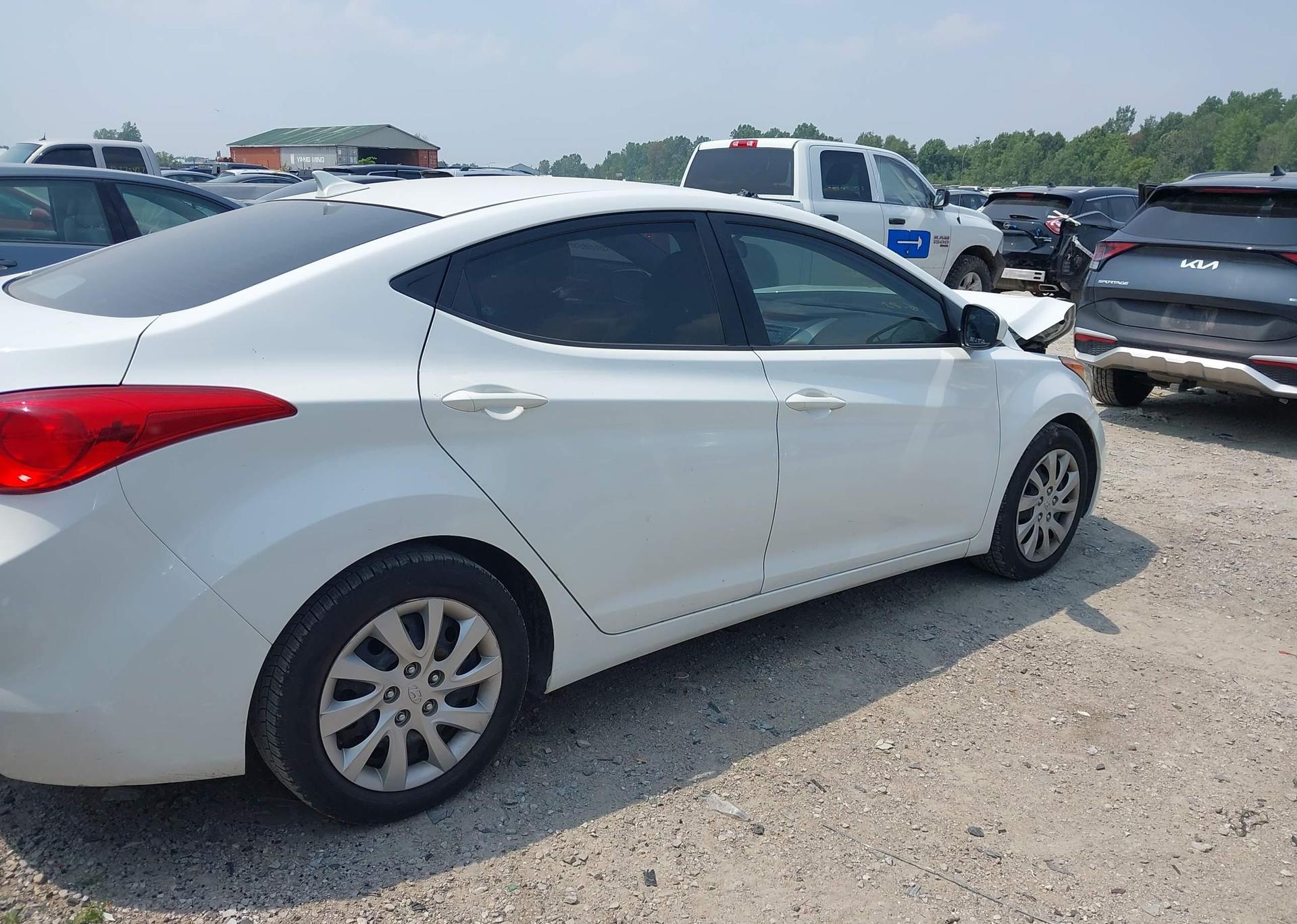 2013 HYUNDAI ELANTRA GLS