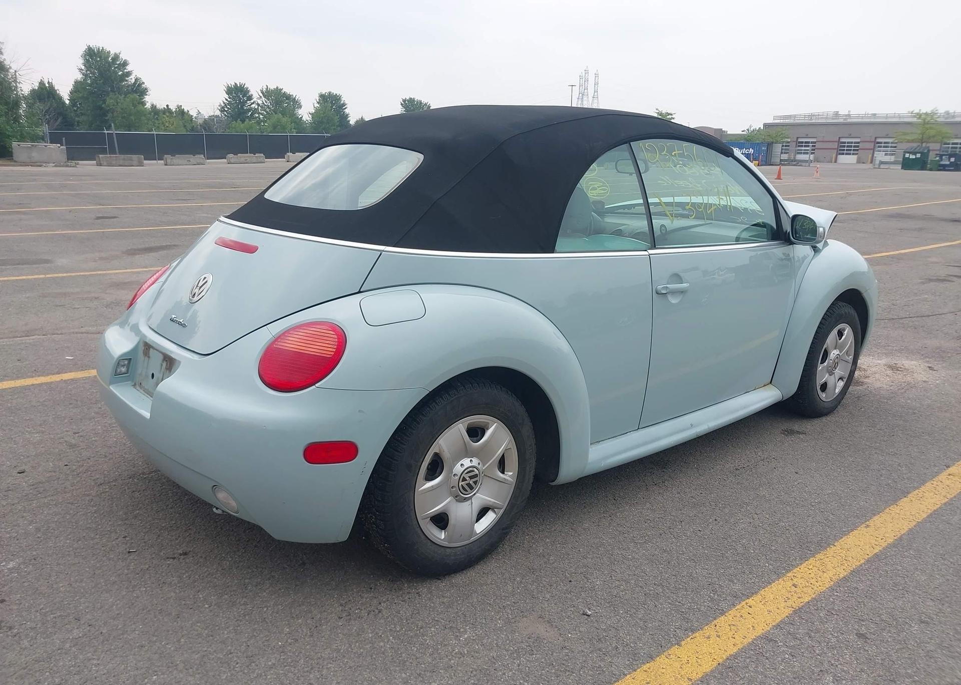 2004 VOLKSWAGEN NEW BEETLE GLS