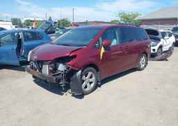 2011 TOYOTA SIENNA