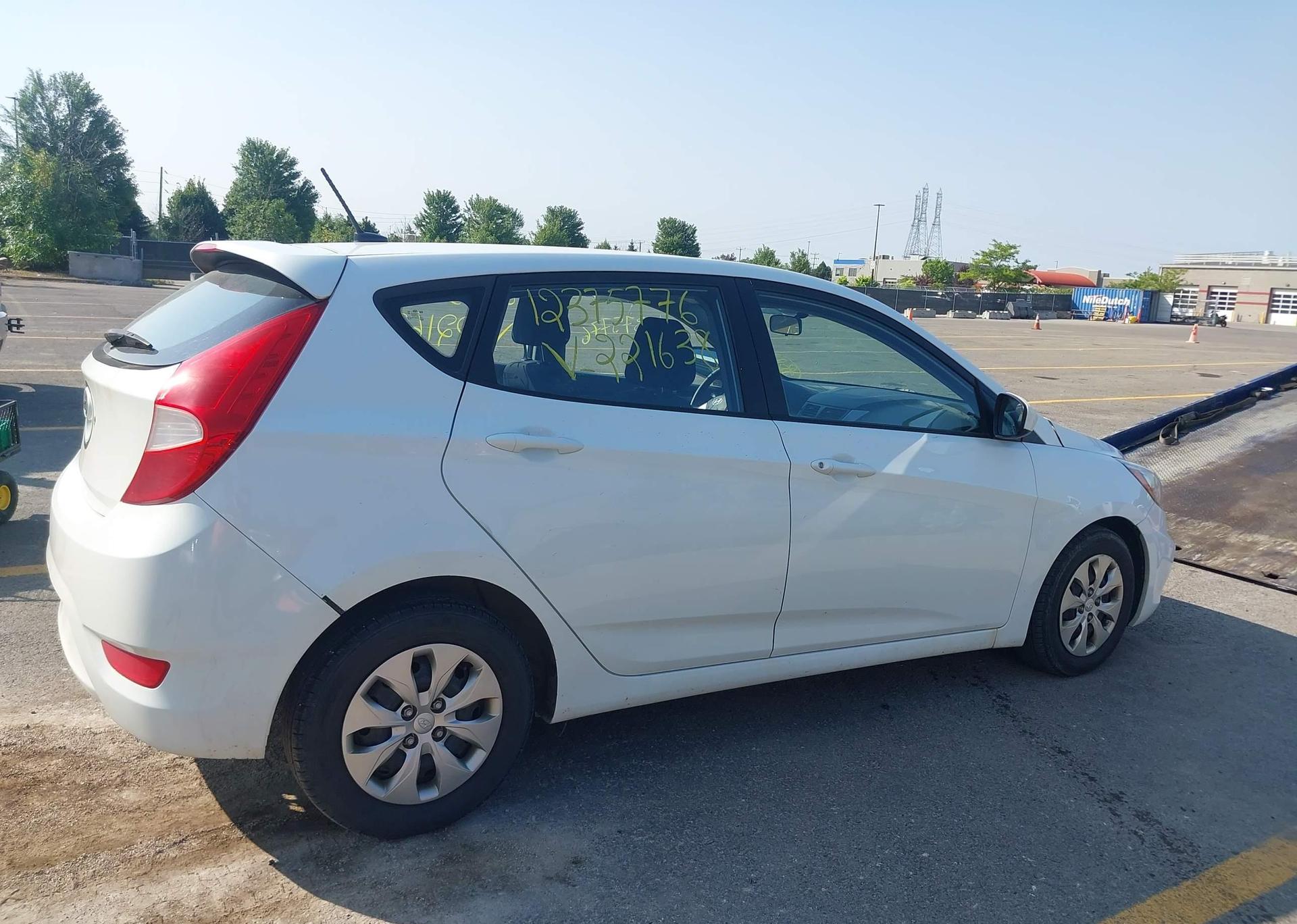2015 HYUNDAI ACCENT LE