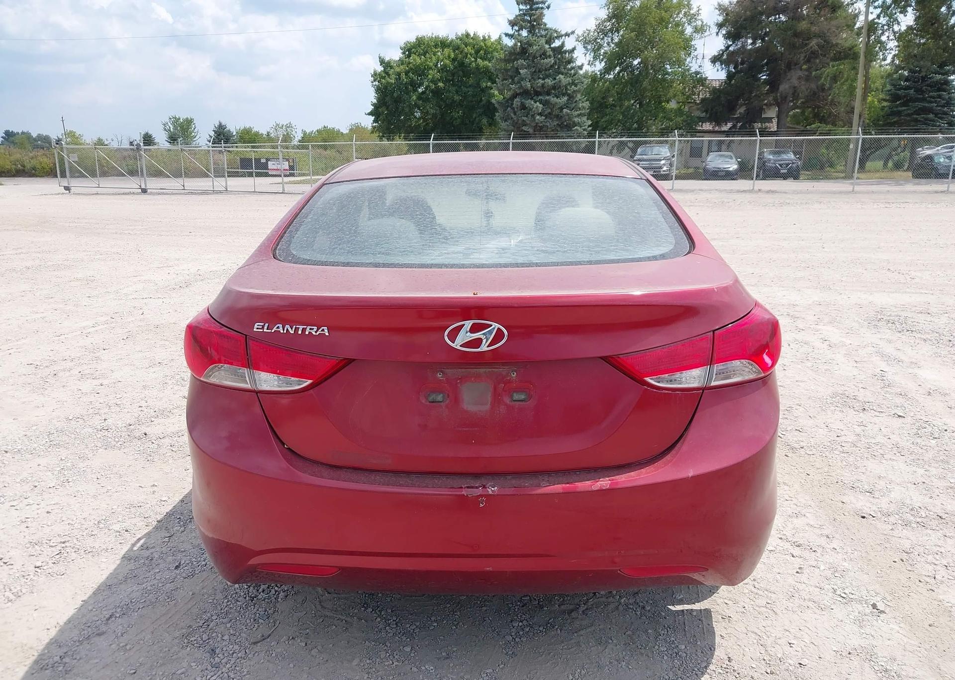 2011 HYUNDAI ELANTRA