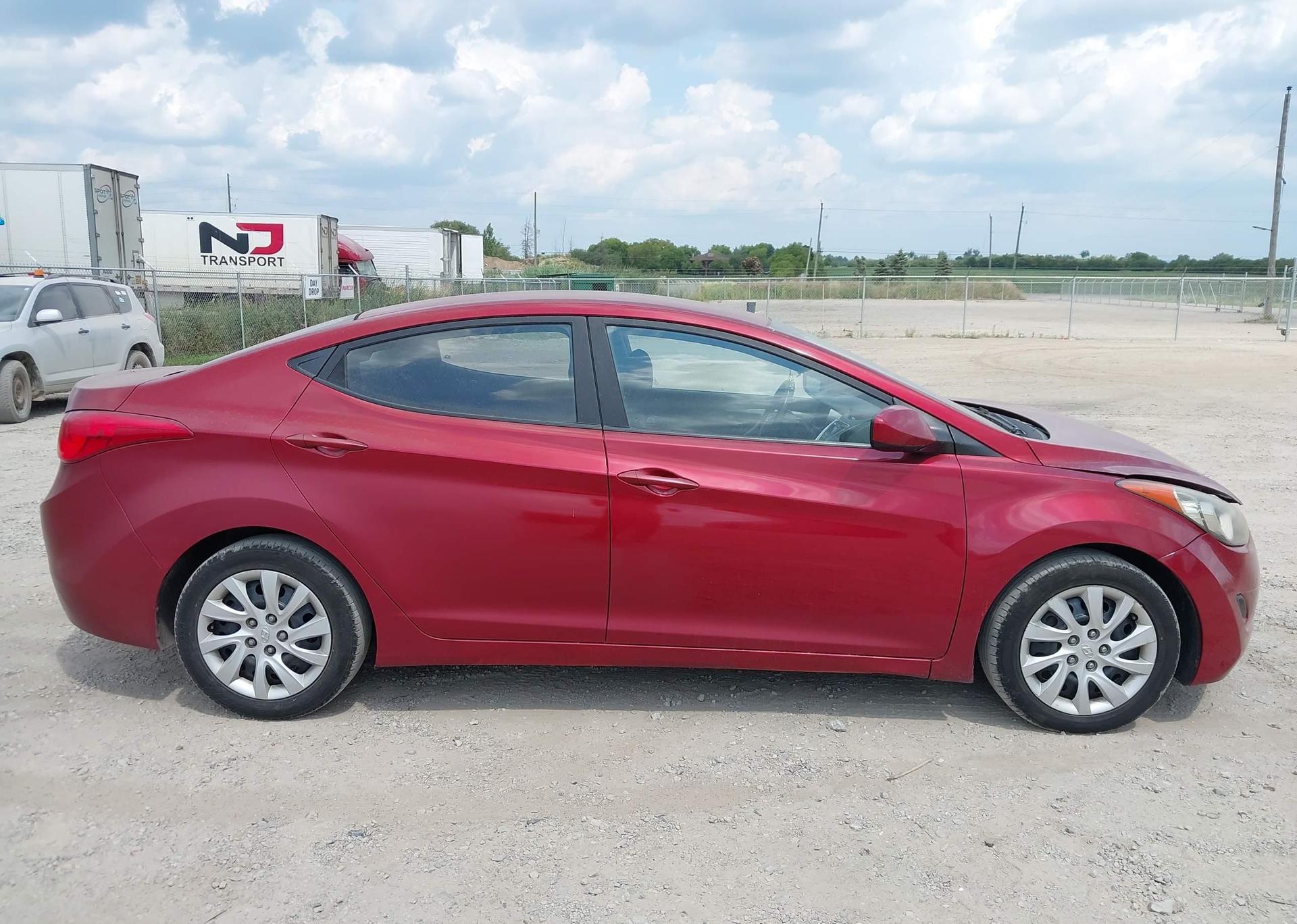 2011 HYUNDAI ELANTRA