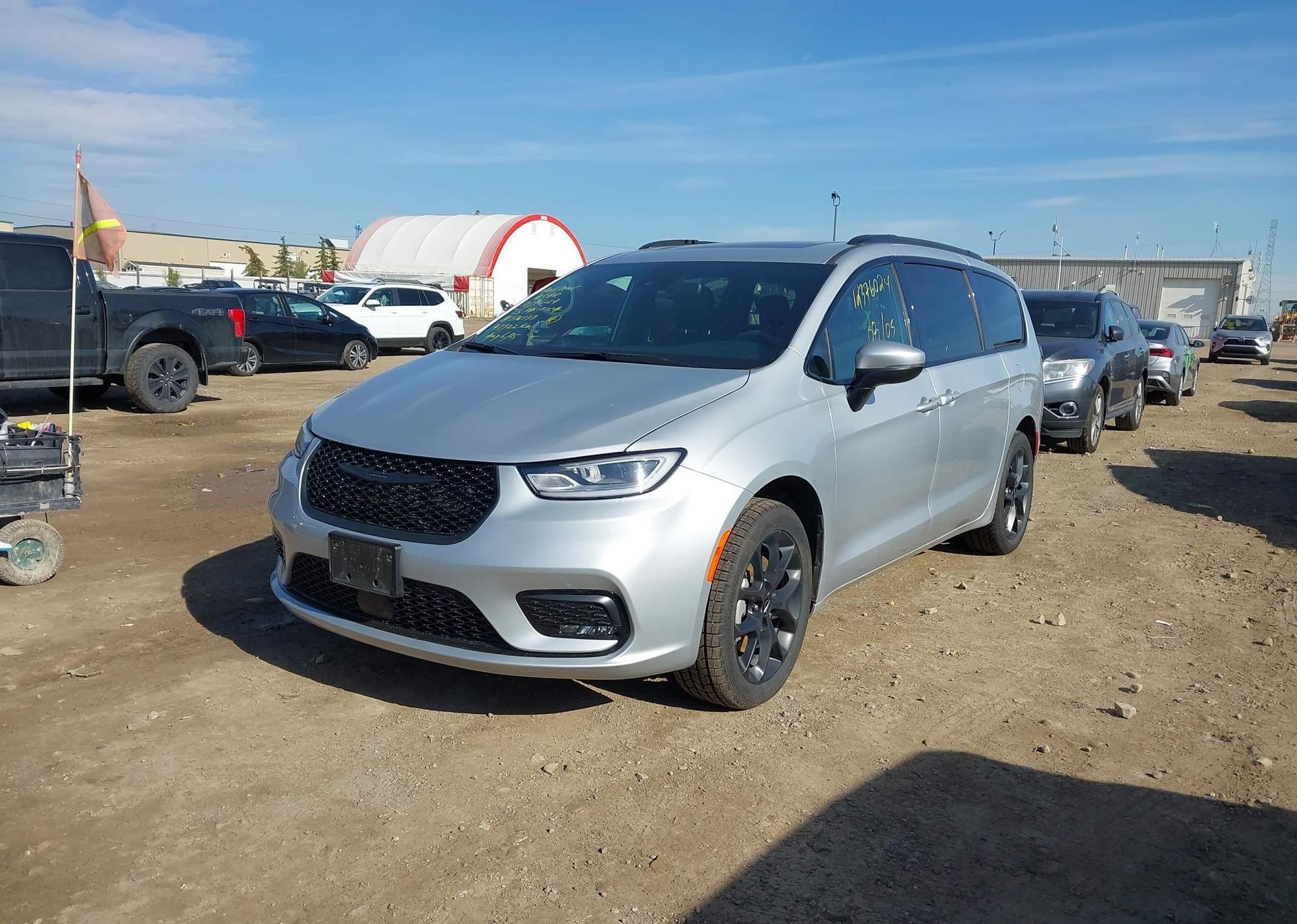 2023 CHRYSLER PACIFICA TOURING L