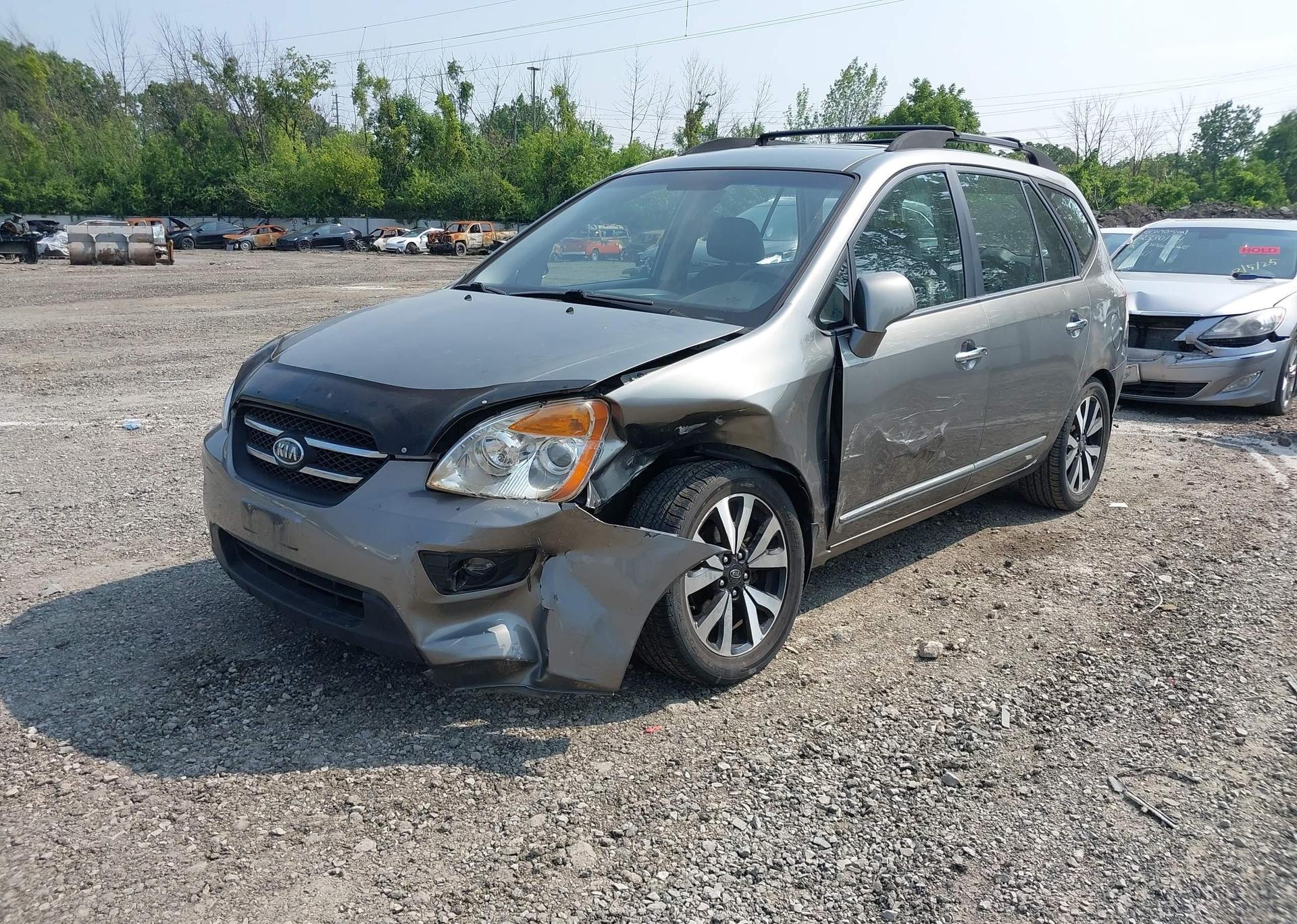 2010 KIA RONDO EX