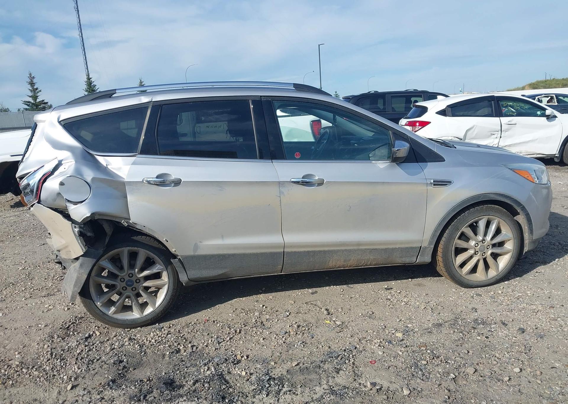 2016 FORD ESCAPE SE