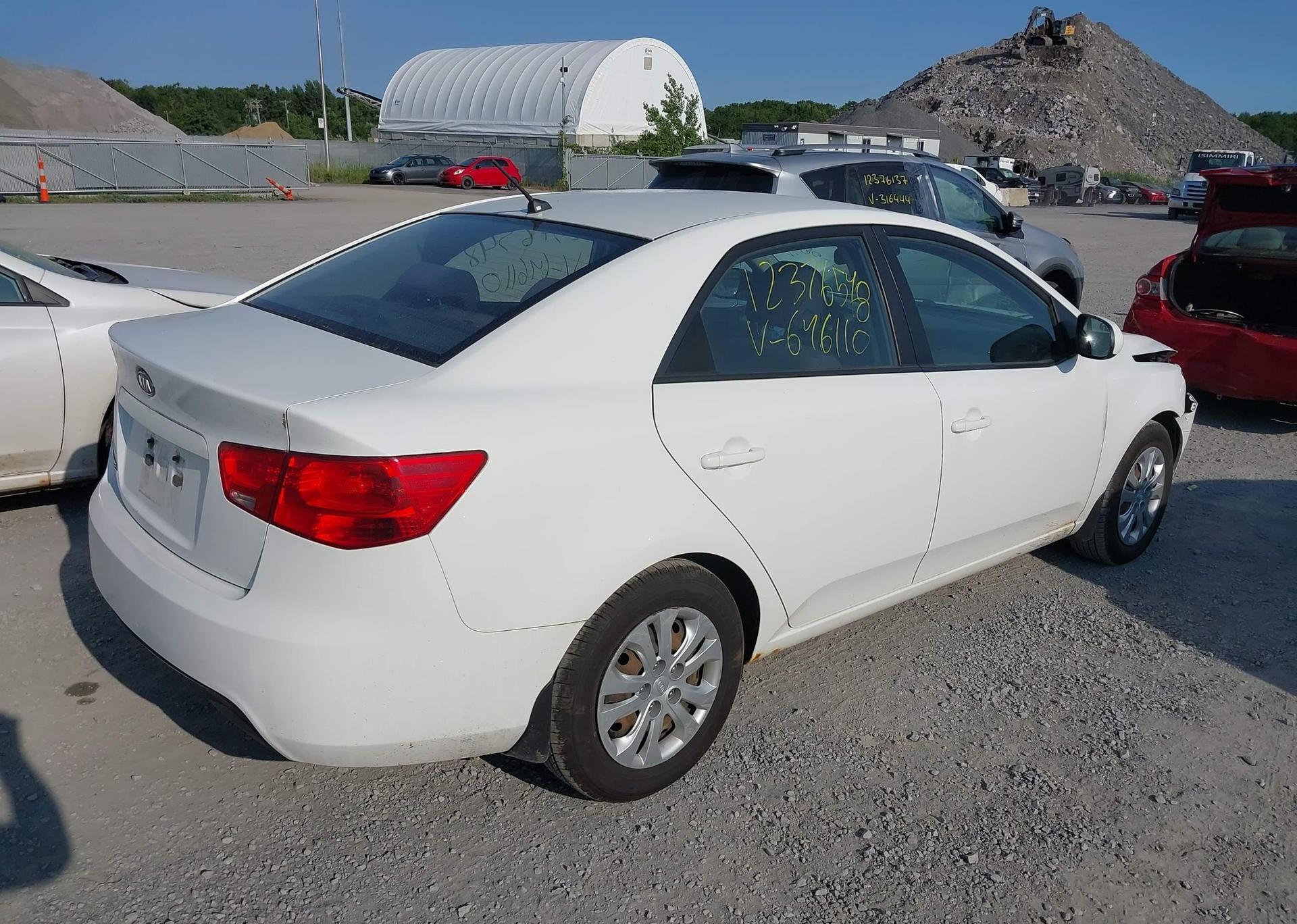 2013 KIA FORTE LX