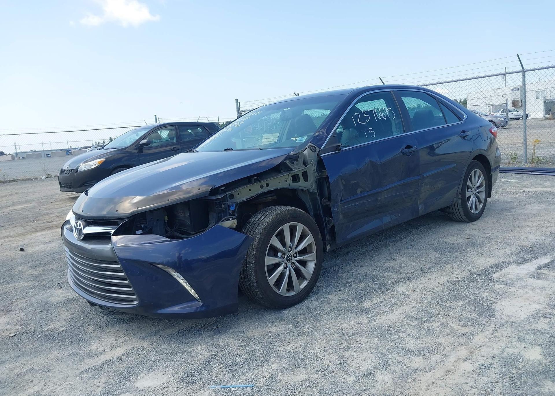 2015 TOYOTA CAMRY XLE