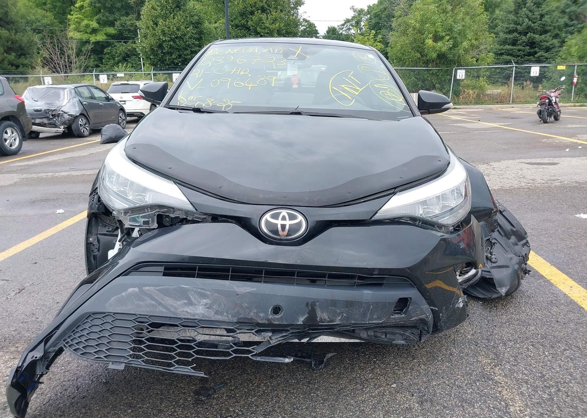 2021 TOYOTA C-HR XLE PREMIUM