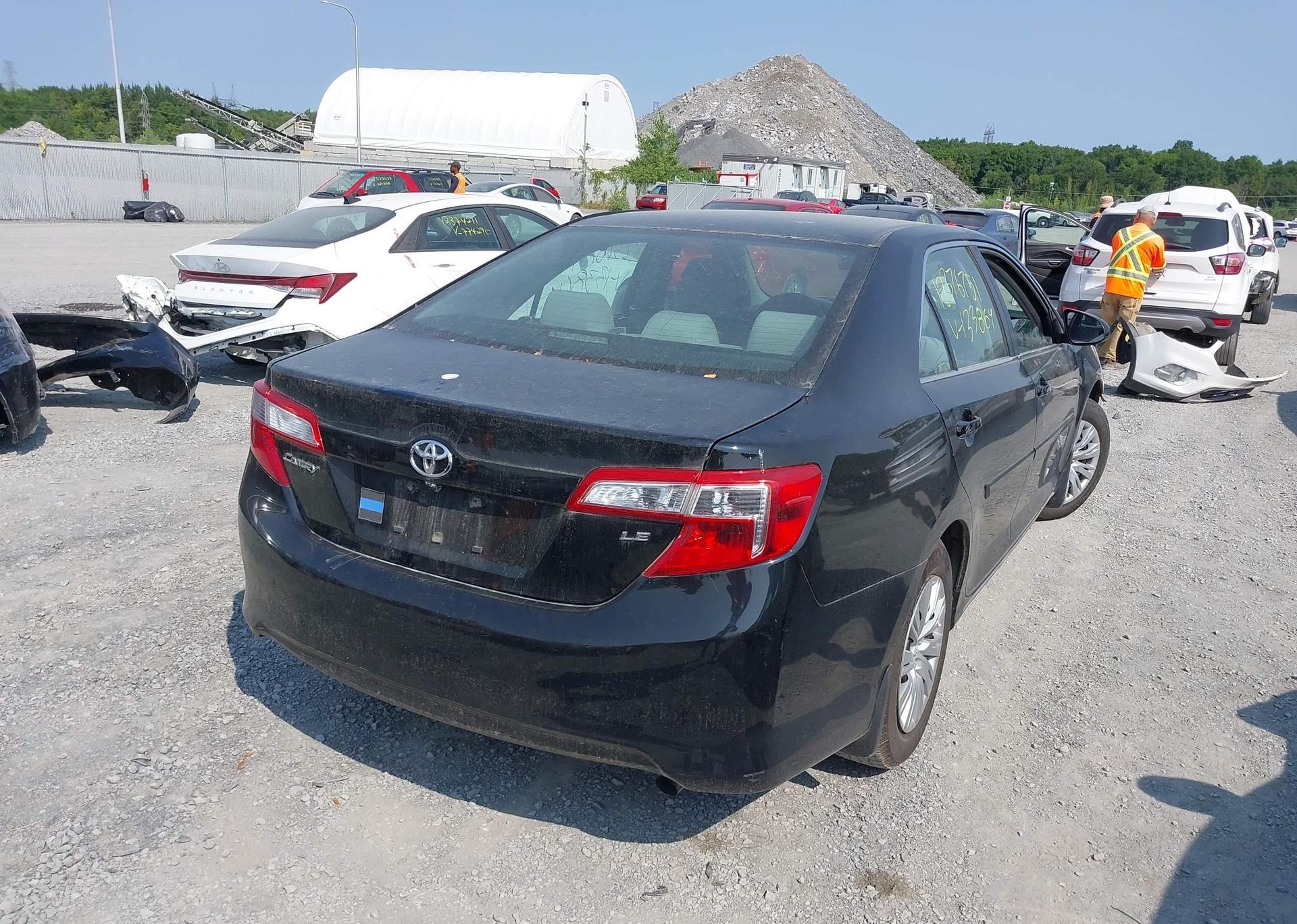 2012 TOYOTA CAMRY SE