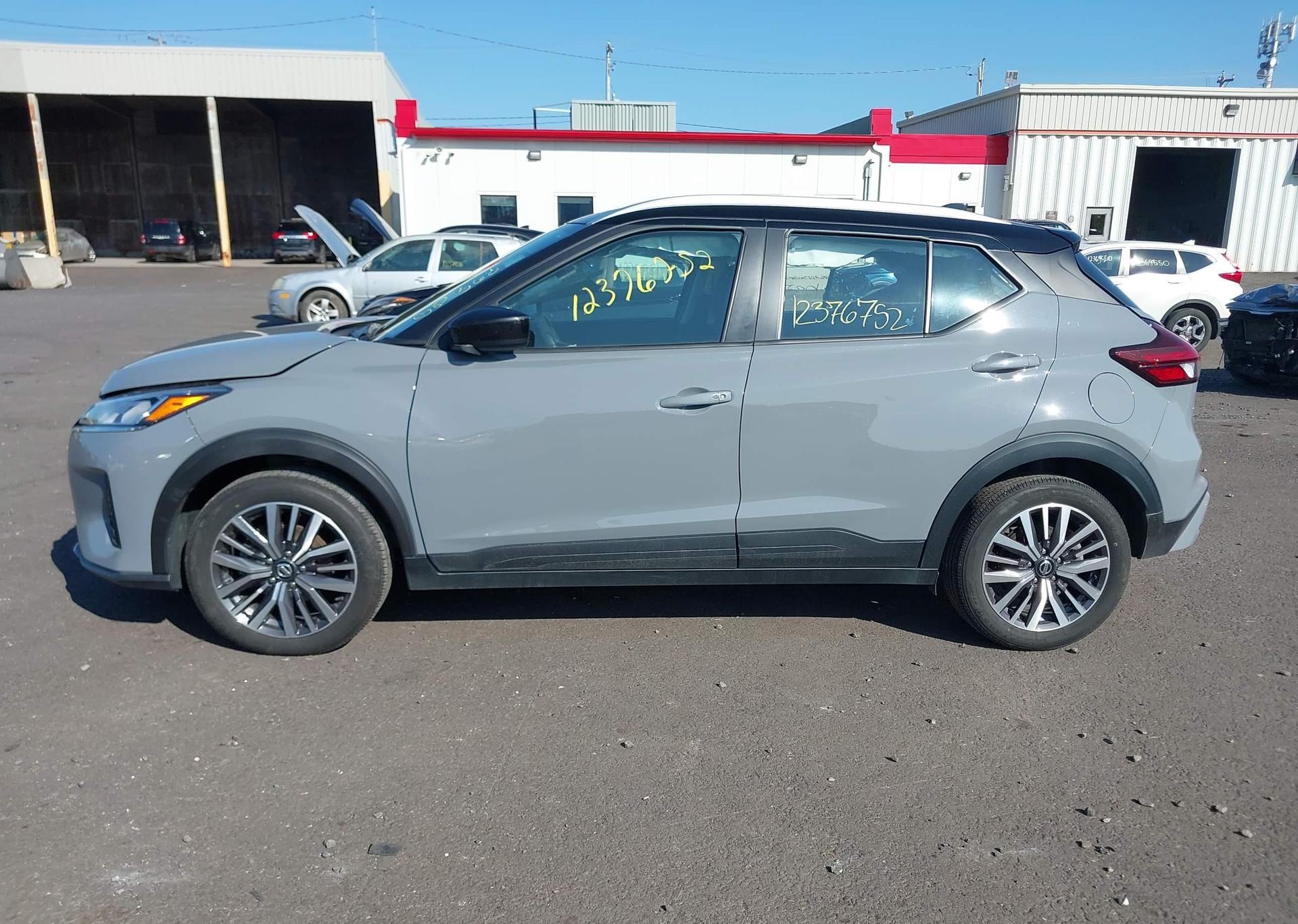 2021 NISSAN KICKS SV