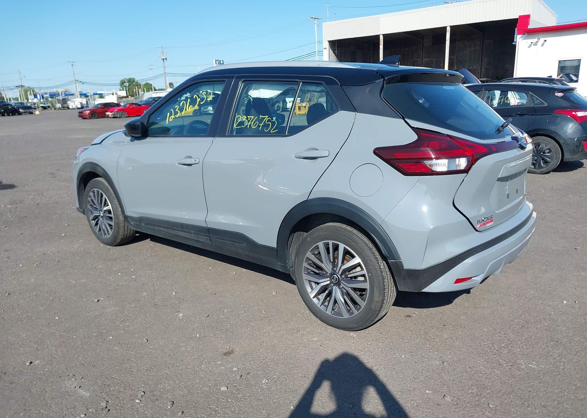 2021 NISSAN KICKS SV