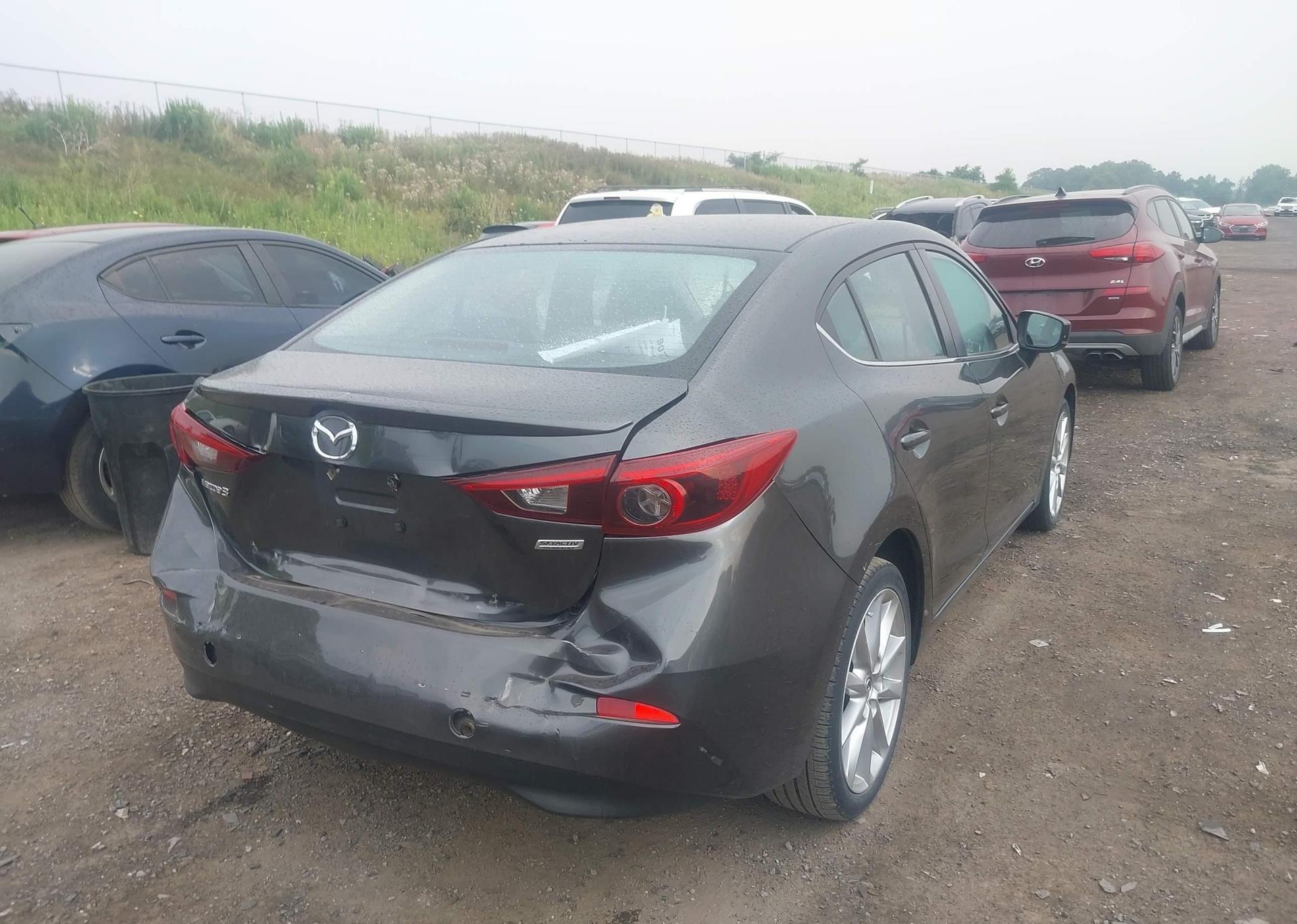 2017 MAZDA MAZDA3 GT