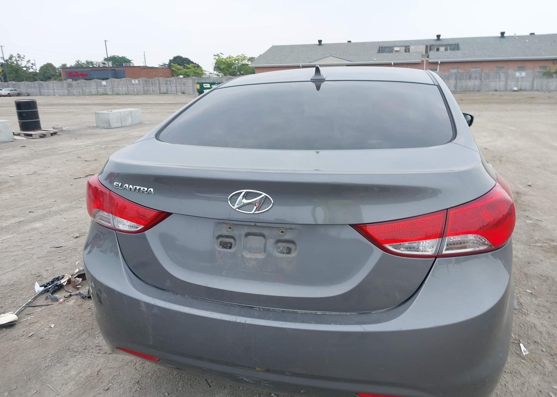 2012 HYUNDAI ELANTRA GL