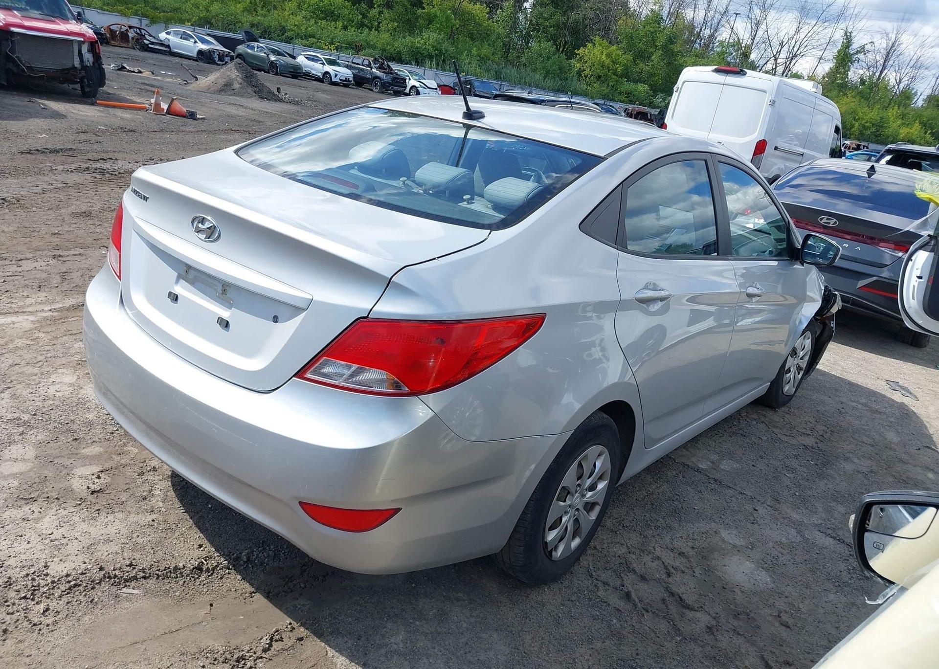 2015 HYUNDAI ACCENT GL